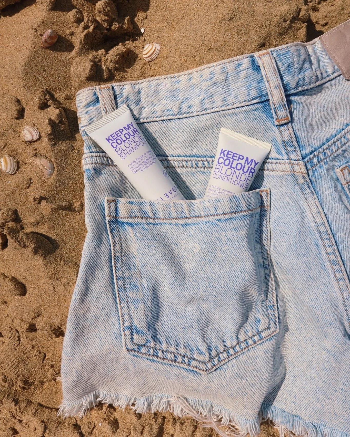 SUMMER OF BLONDES DEAL 💜☀️

Koop een Keep My Colour Blonde Shampoo en ontvang tijdelijk een GRATIS Conditioner.

💜 50 ml + GRATIS 50 ml
Handig om mee op vakantie te nemen ✈️

💜 300 ml + GRATIS 300 ml
Onmisbaar in jouw badkamer ✨

Zolang de voorraa