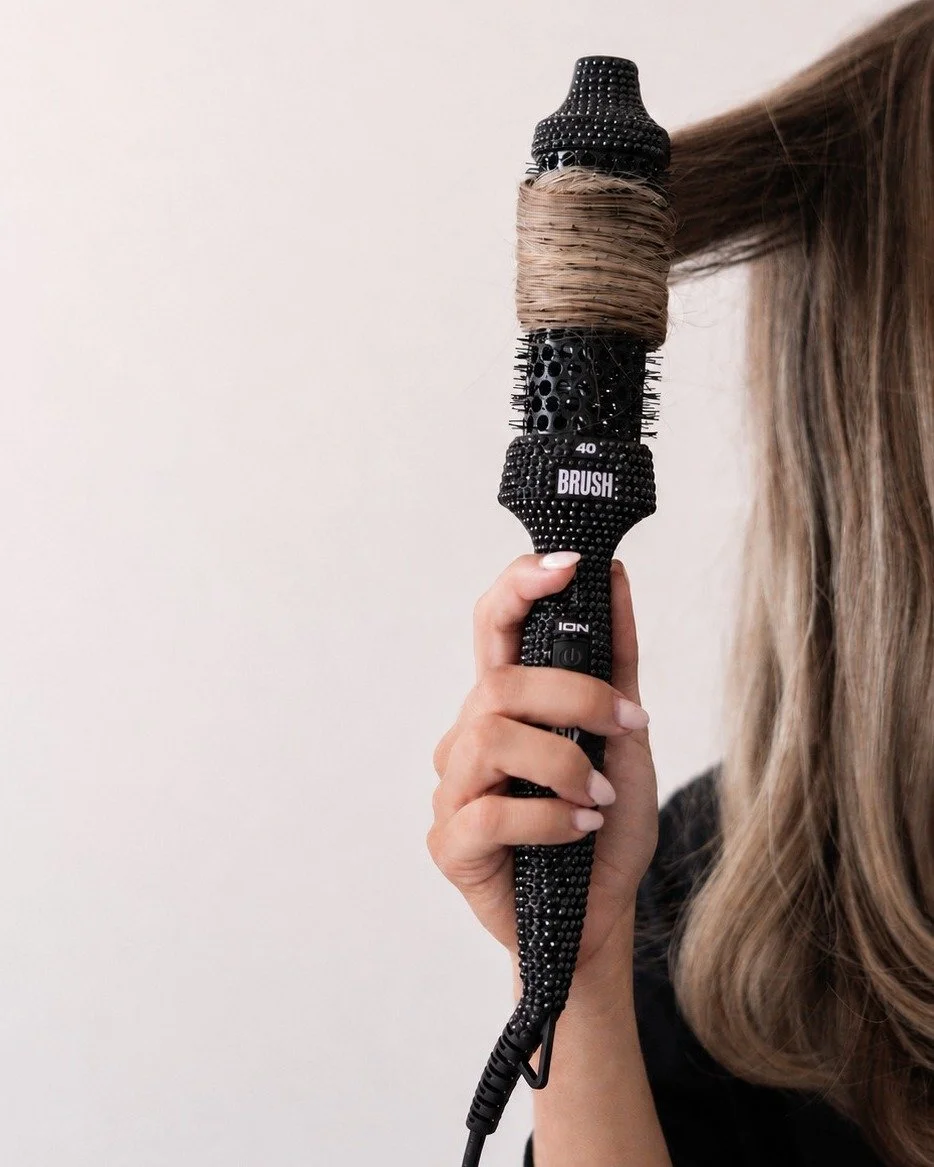 What about a bedazzled BRUSH? 💎✨

#evrydayhair #evrydayBRUSH #bedazzled #whimsy #whimsymaxxing