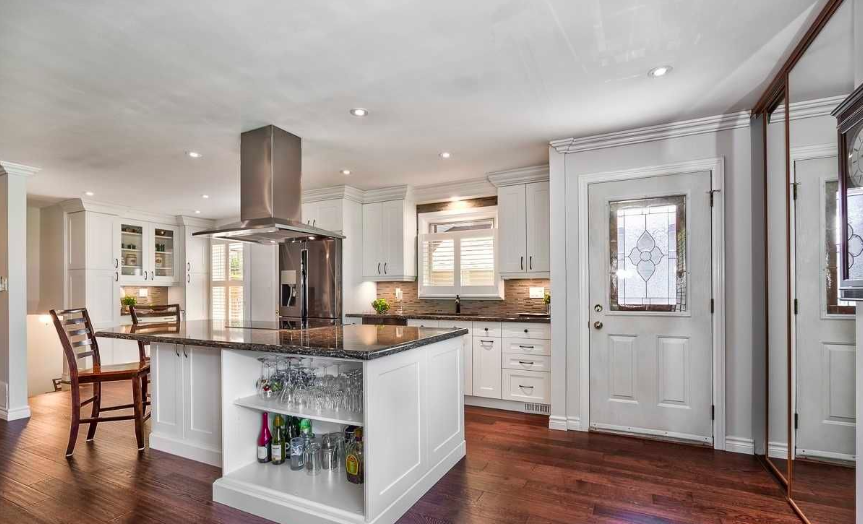 3296 Martins Pine Crescent (Rep'd Buyer)
3 Bed 2 Bath Semi-Detached Home
Mississauga