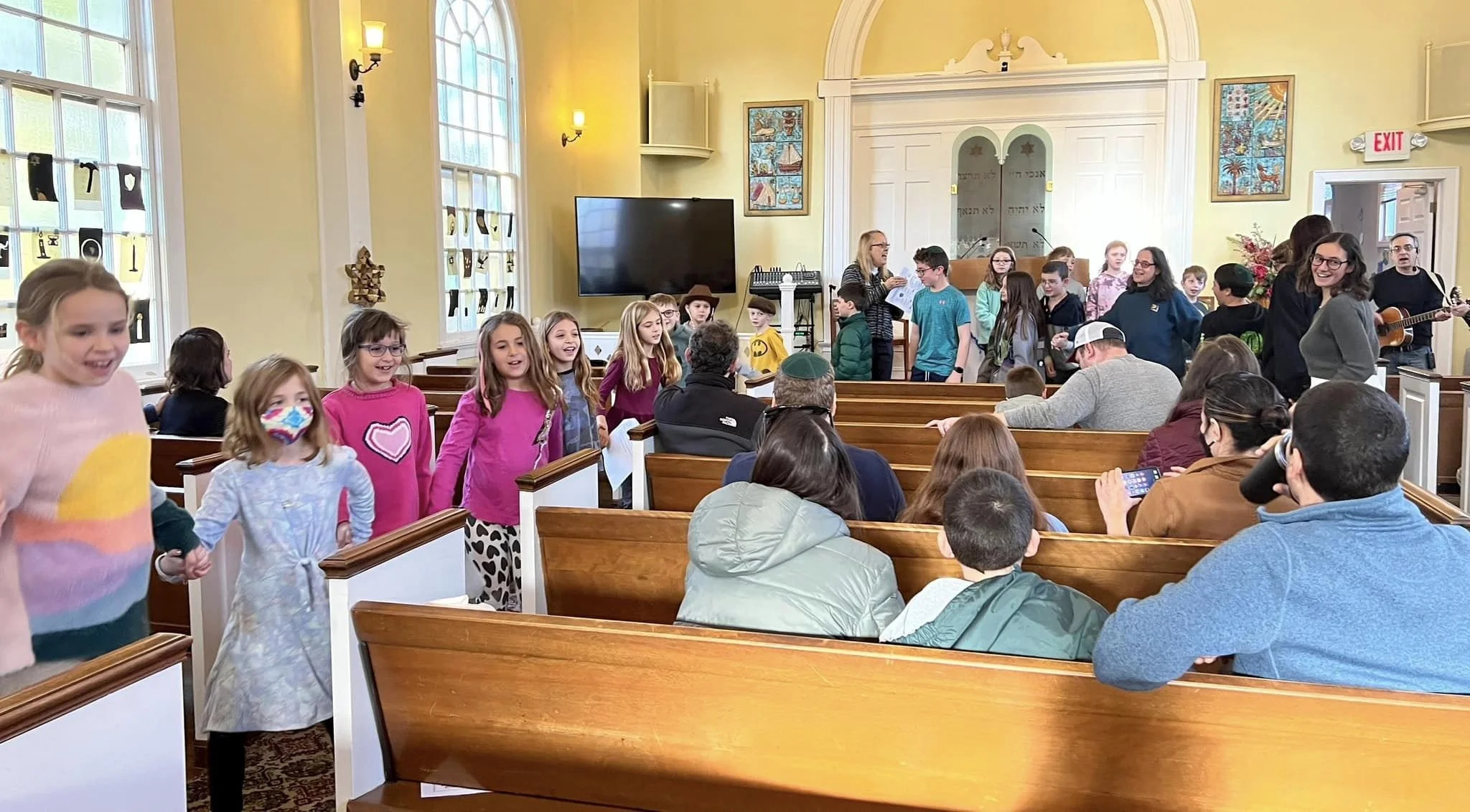 Members of Pleasantville Community Synagogue gathered together.