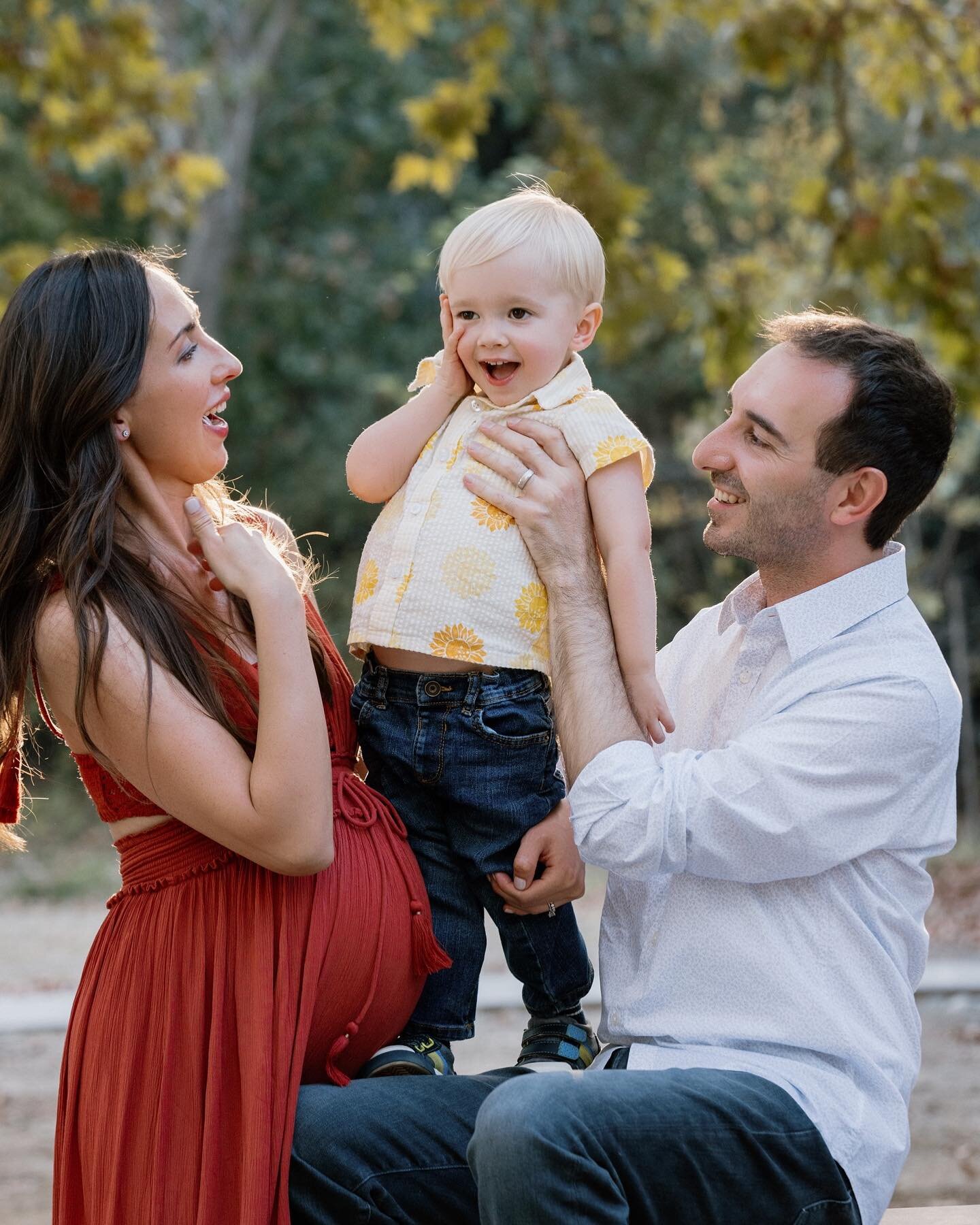 Is it that time of year again?? Fall portrait dates are a comin&rsquo;&hellip;.
#sacramentofamilyphotographer #fallfamilyphotos
