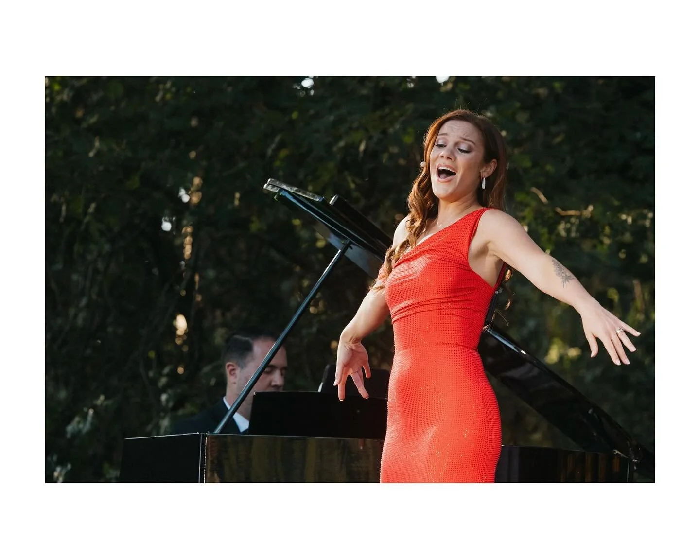 @cadiejbryansoprano @edwardparksbaritone @juleshough @veronicabertiofficial night one in Napa Valley for @andreabocelliofficial 3 day weekend at @charleskrugwinery 

#benefitconcert #andreabocellifoundation #visitnapavalley #concertphotography #opera