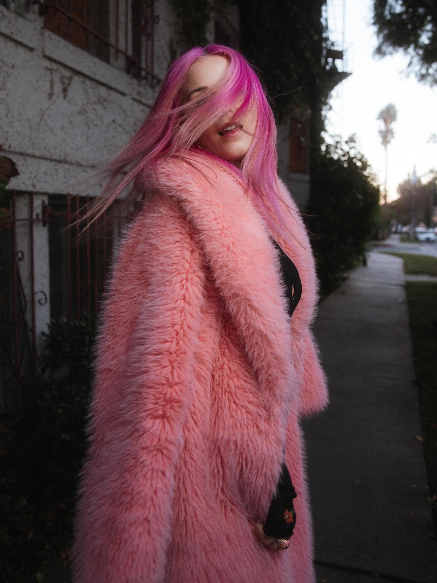 Grateful for THE @leahknauer to make some time in her busy schedule for a quick photo shoot while I was in Hollywood a couple weeks ago. These last few images as the sun went down are def my personal favorites&hellip; also thanks to @photomaximo for 