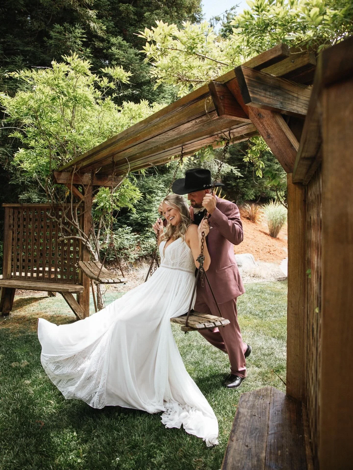 Kaylin and Carters Private Estate Wedding in Bayside California now on the blog 😍
&bull;
Photography: @ns.weddings.portraits
Planning, Design &amp; Coordination: @tanweddingsandevents
Venue: Private Estate in Bayside
Caterer: @uniquelyyourscatering
