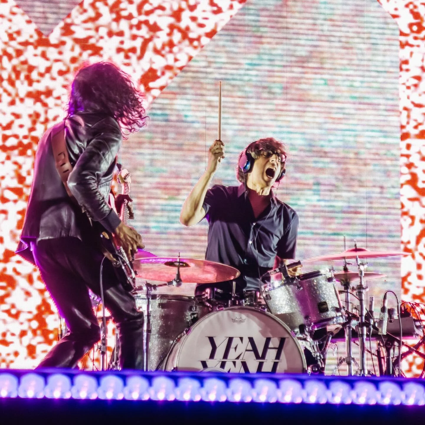 Happy birthday @brianchase123 ! 🥁💥🎂🎉🥳

#yeahyeahyeahs #drummerlife #tourphotos #frontrow #birthdaytoday