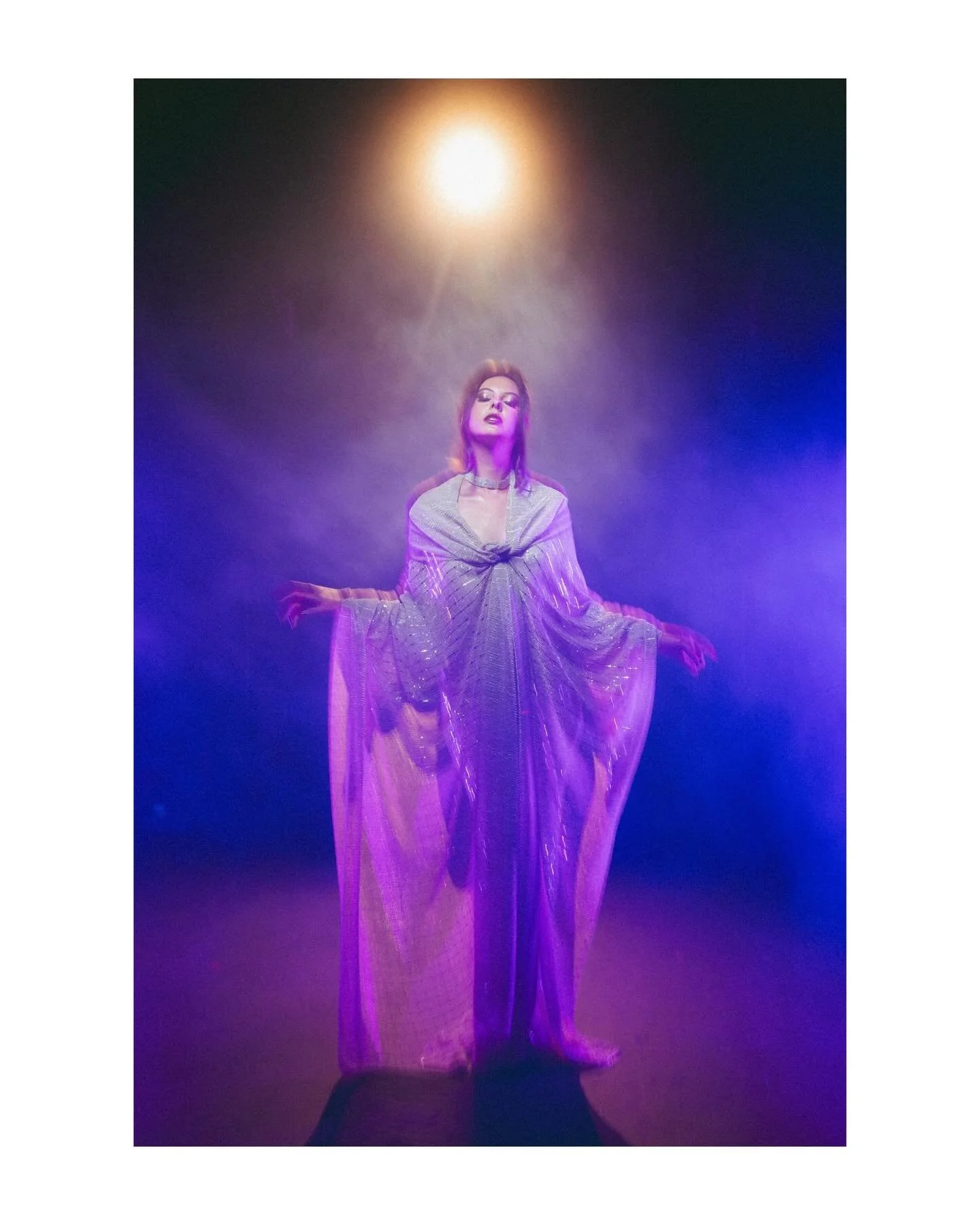 More from the play date with @cyndalmckay @elysaquintella and @photomaximo ✨

#sacramentophotographer #model #stagelighting #discofashion #musicinspired