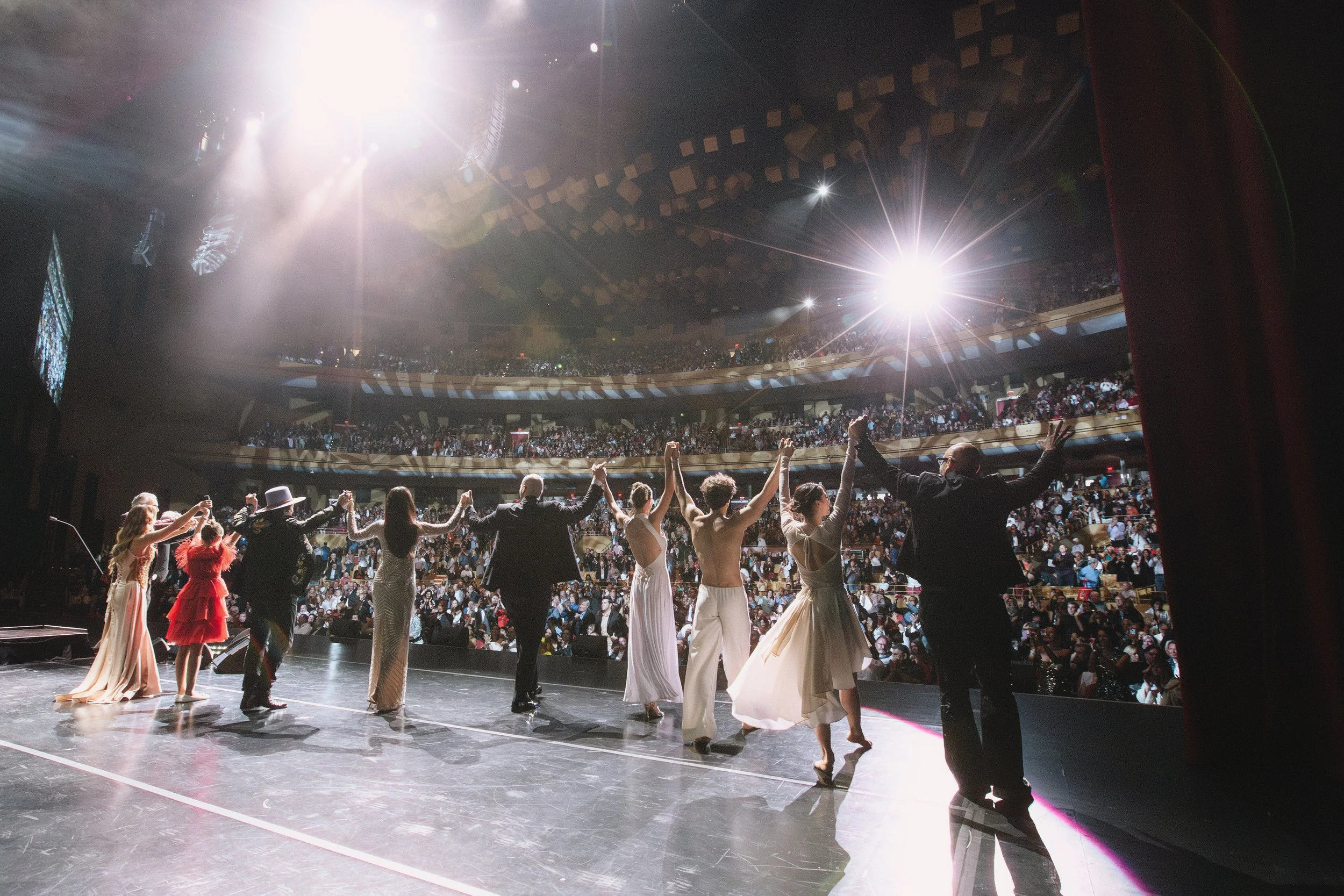 Final bow of Andrea Bocelli and friends at the Hard Rock in Hollywood FL — by Sacramento Concert Photographer Nicole Sepulveda