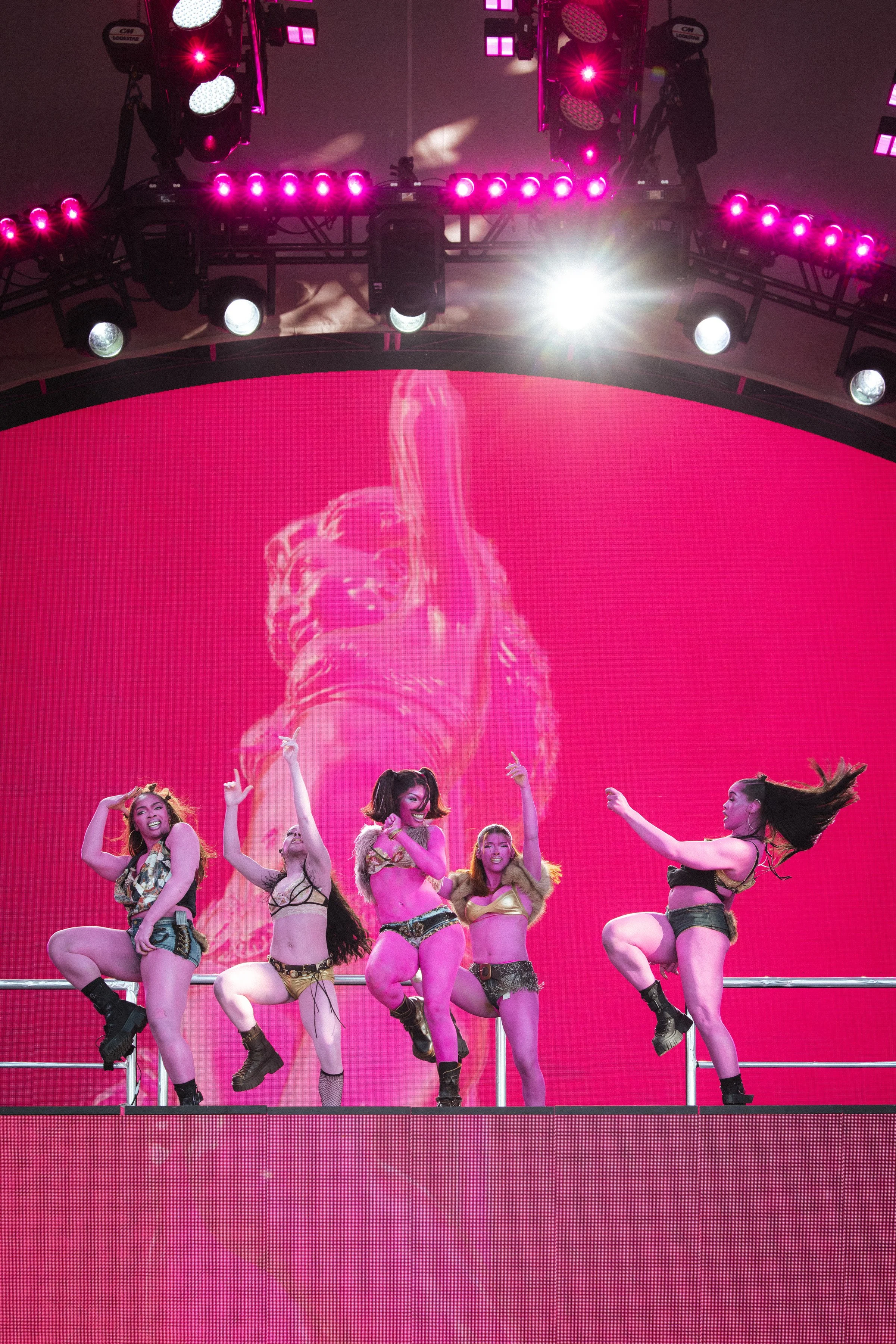 Doechii painted pink on the Dandelion Stage at Daisy Chain Fields in Irvine CA 2026