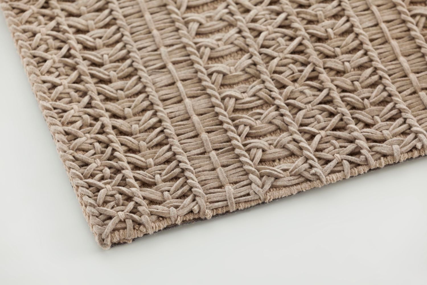 gan-rug-knotwork-2.jpg