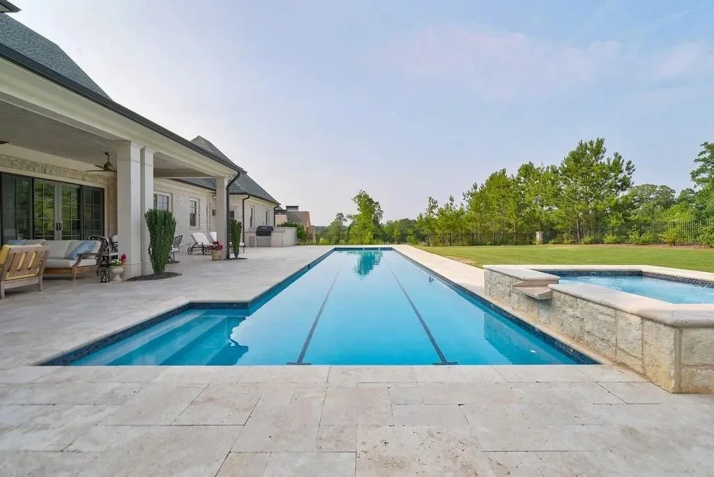 Belford Pool n Hot Tub.jpeg