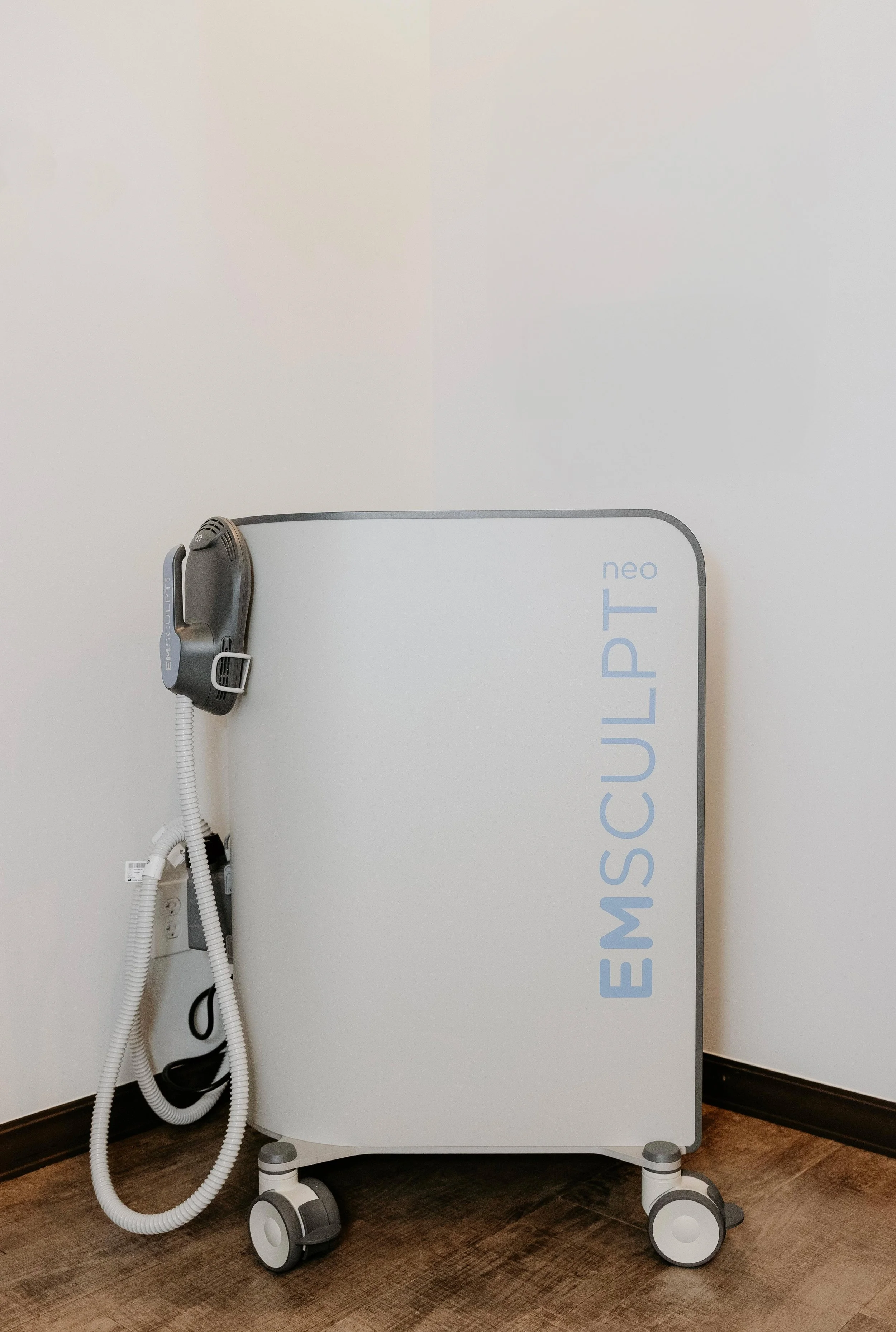 Emsculpt Neo (1).jpg