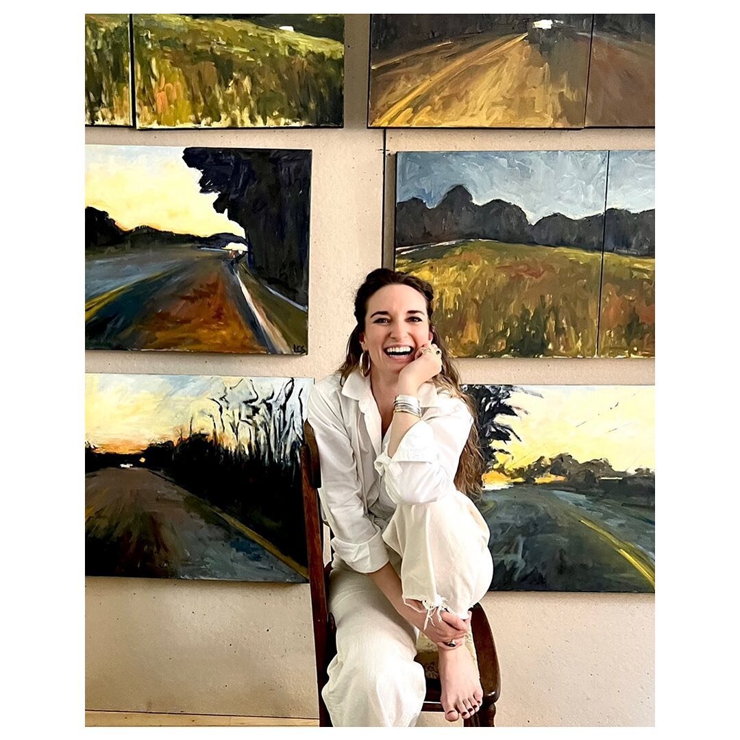 Lucy Clare Spooner Artist Spotlight ✨ @lucyclarespooner.artist 

Originally from Williamsburg, Virginia, Lucy Clare Spooner lives and works in New York City. Clare&rsquo;s quick brushstrokes and emotive use of color are highly informed by art history
