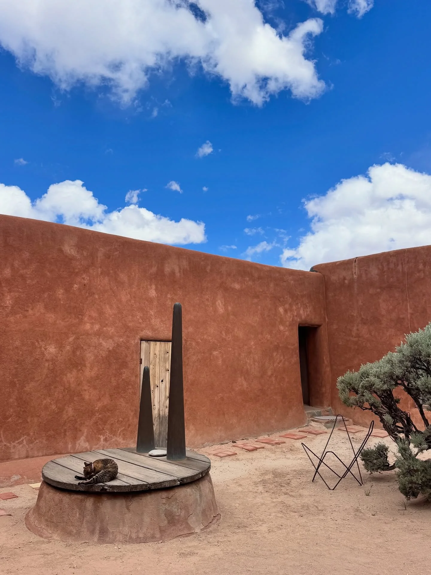 Life long core memory. Abiqui&uacute;, the winter home, garden, and studio of Georgia O&rsquo;Keeffe was one of the most moving places I&rsquo;ve ever been. It all makes sense now!

Georgia found the property in ruins, often hopping the wall to explo