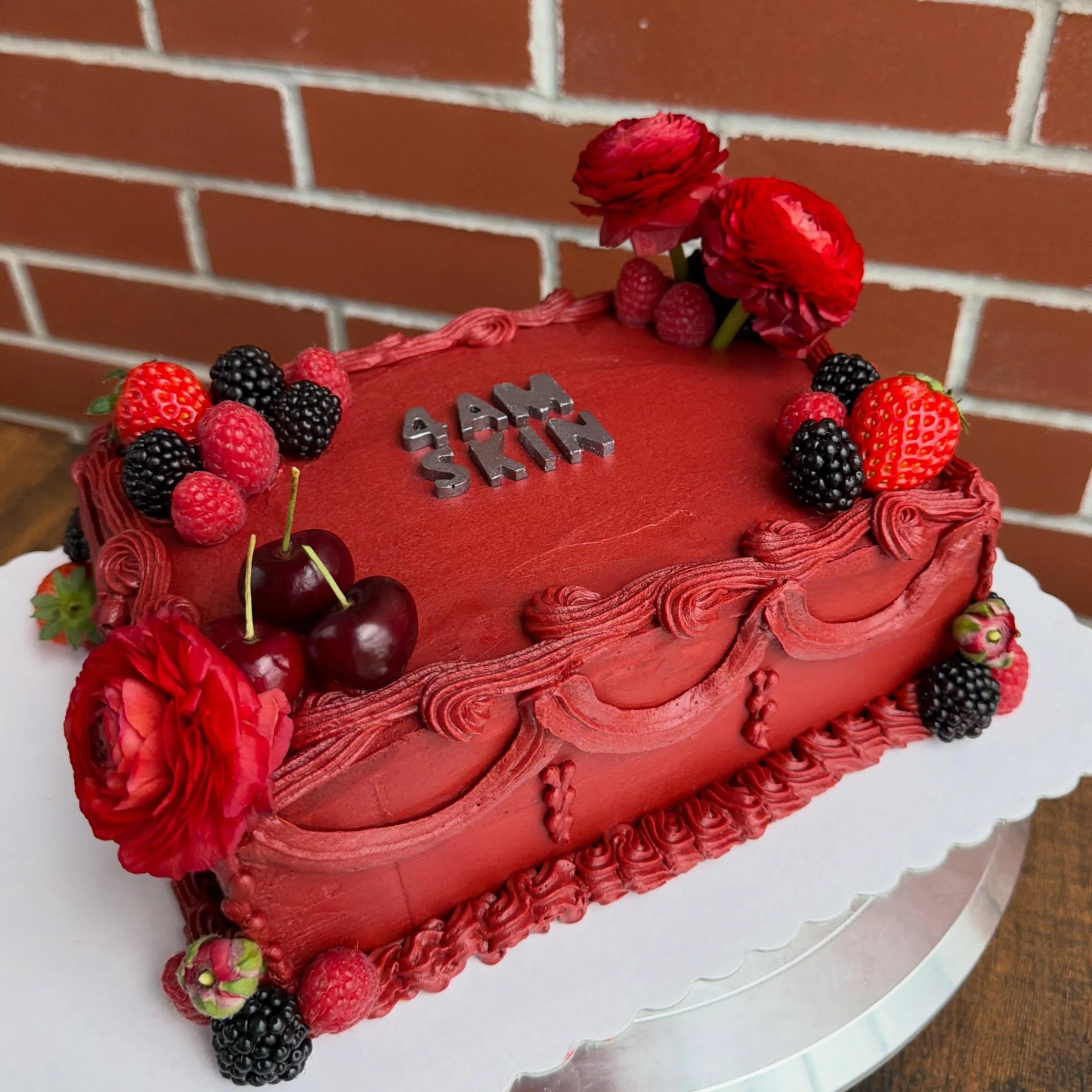 dark chocolate cherry cake @4amskin 🍒🍓🫐🍫🎂