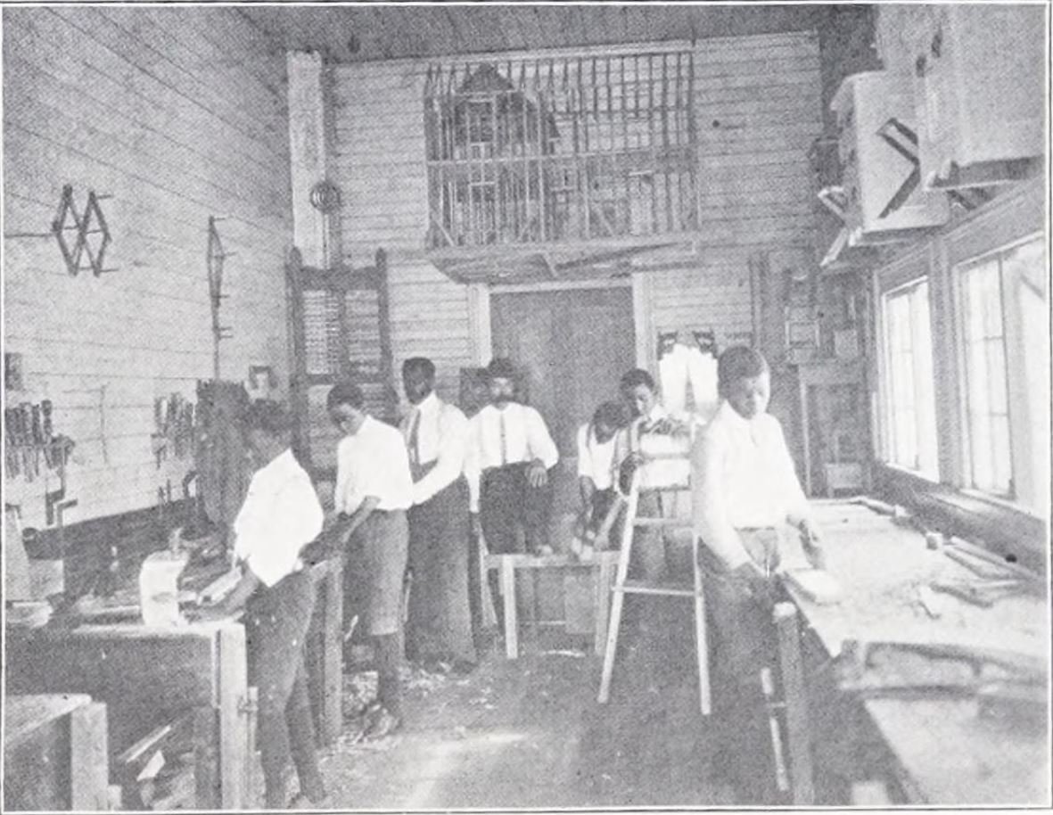 KnoxCarpentryClass (1).jpg