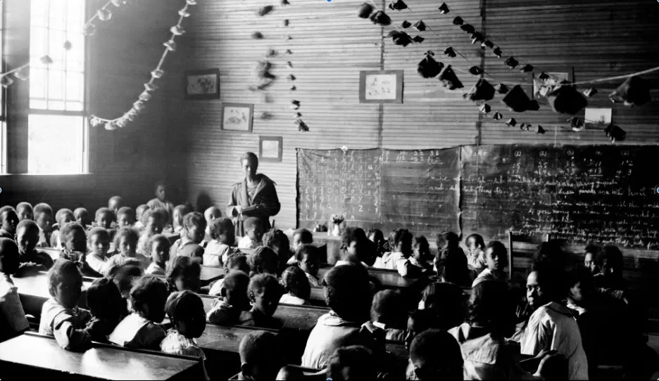 Model-and-Training-School_002 (1).webp