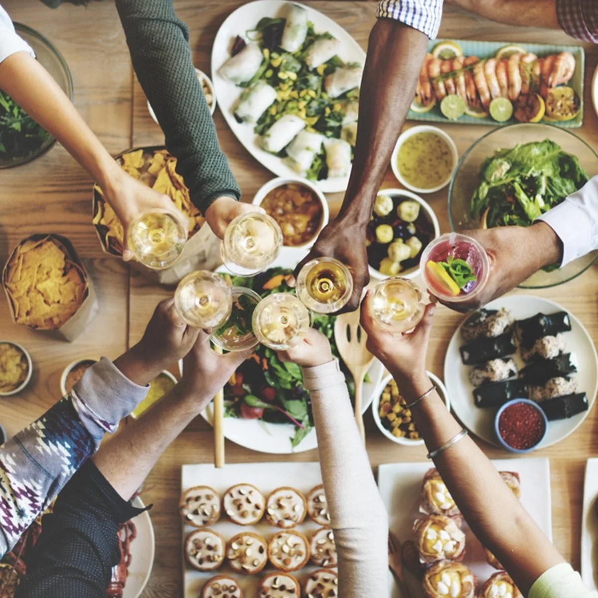 dinner-club-party-shutterstock_383862973.jpg (Copy)