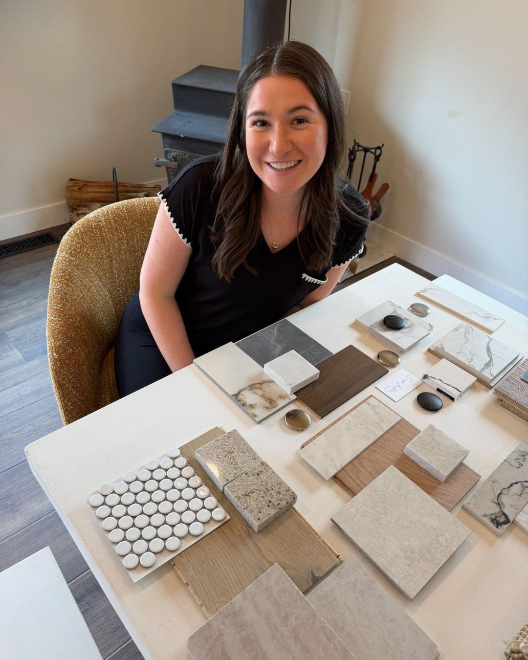 If you need me, I&rsquo;ll be knee deep in samples, comparing different tiles and making selections. 🤩

#interiordesign #homedesign #virtualinteriordesign #3drenderings #interiorrenderings