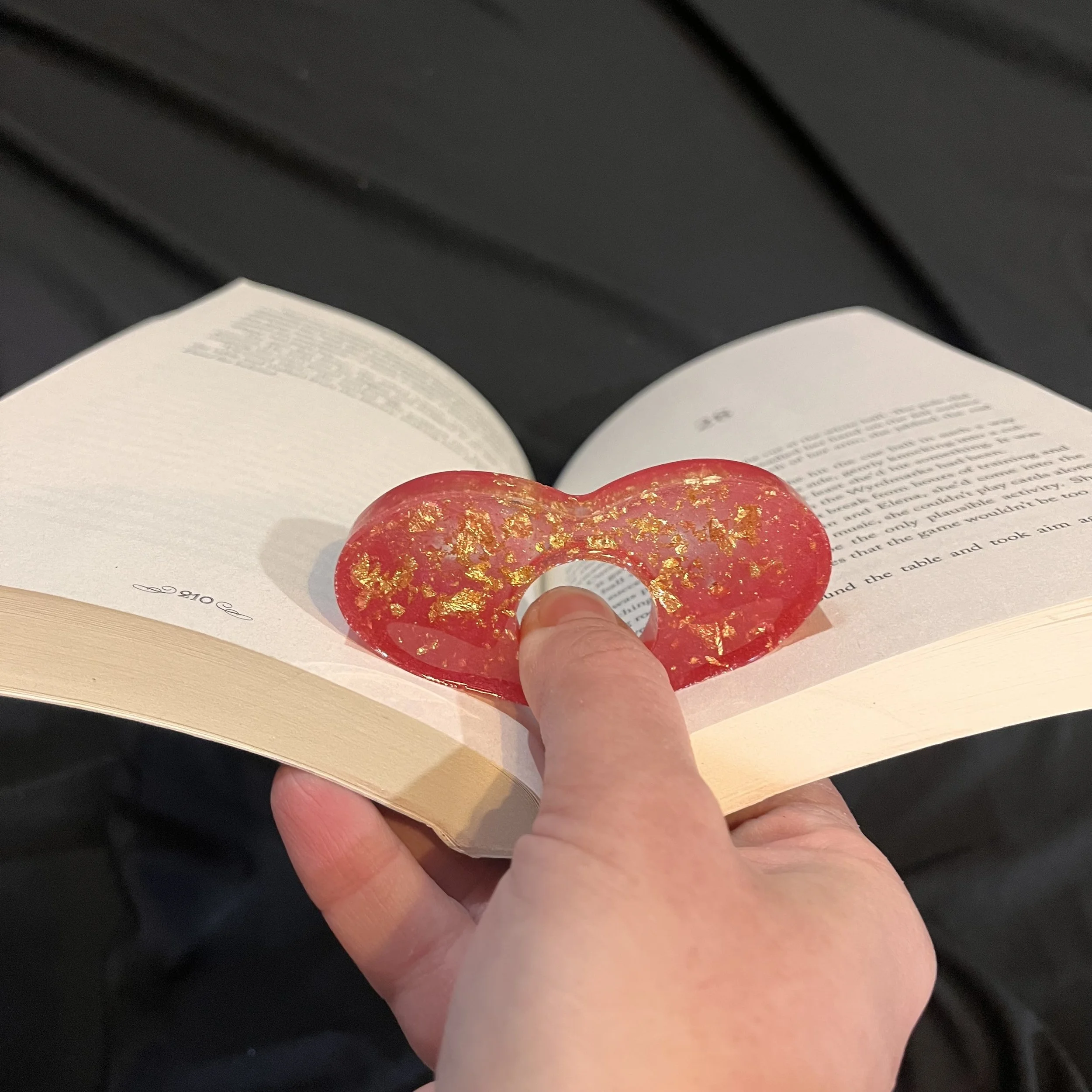 Thumb Page Holder