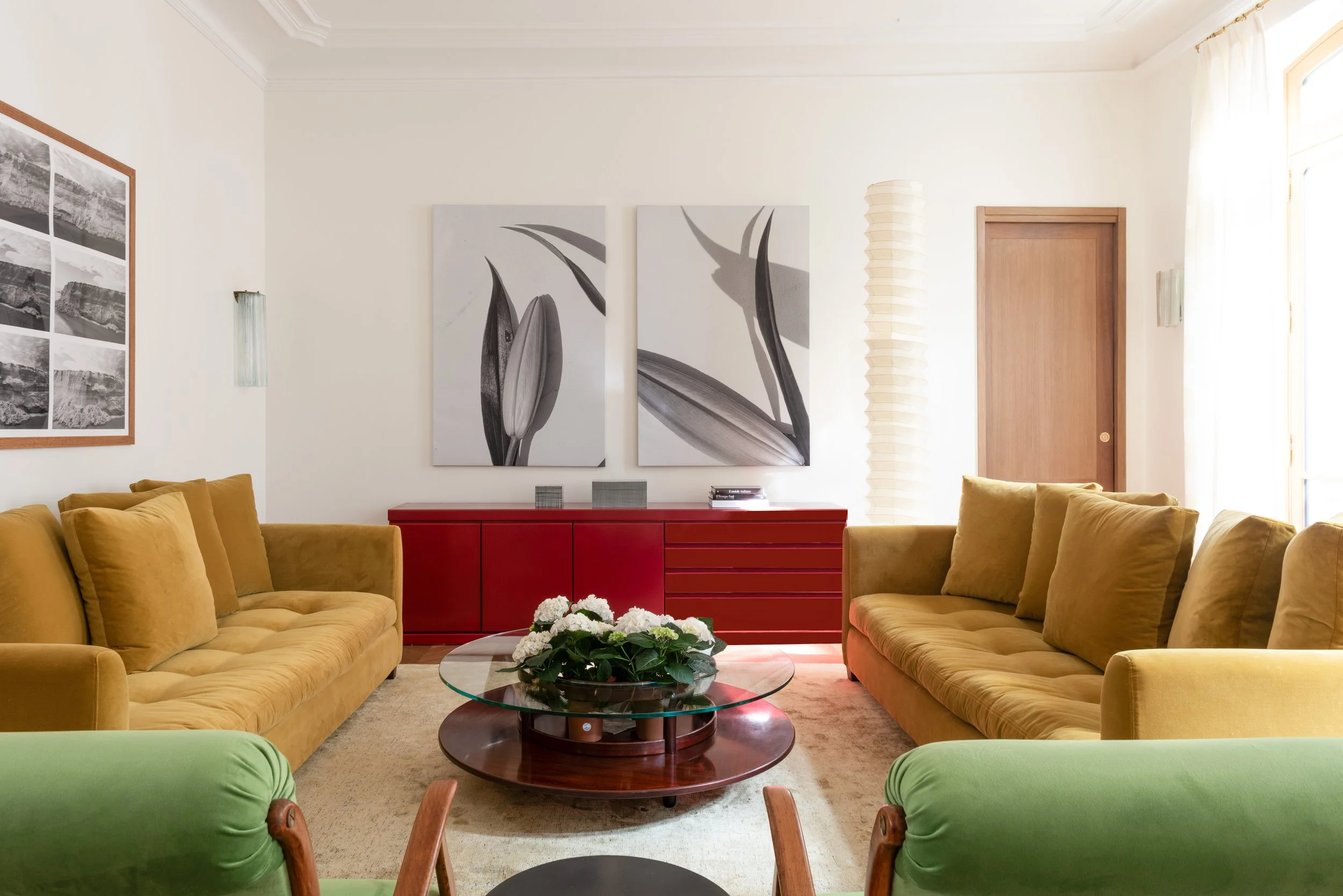 2- Paris Haussmannian building living room