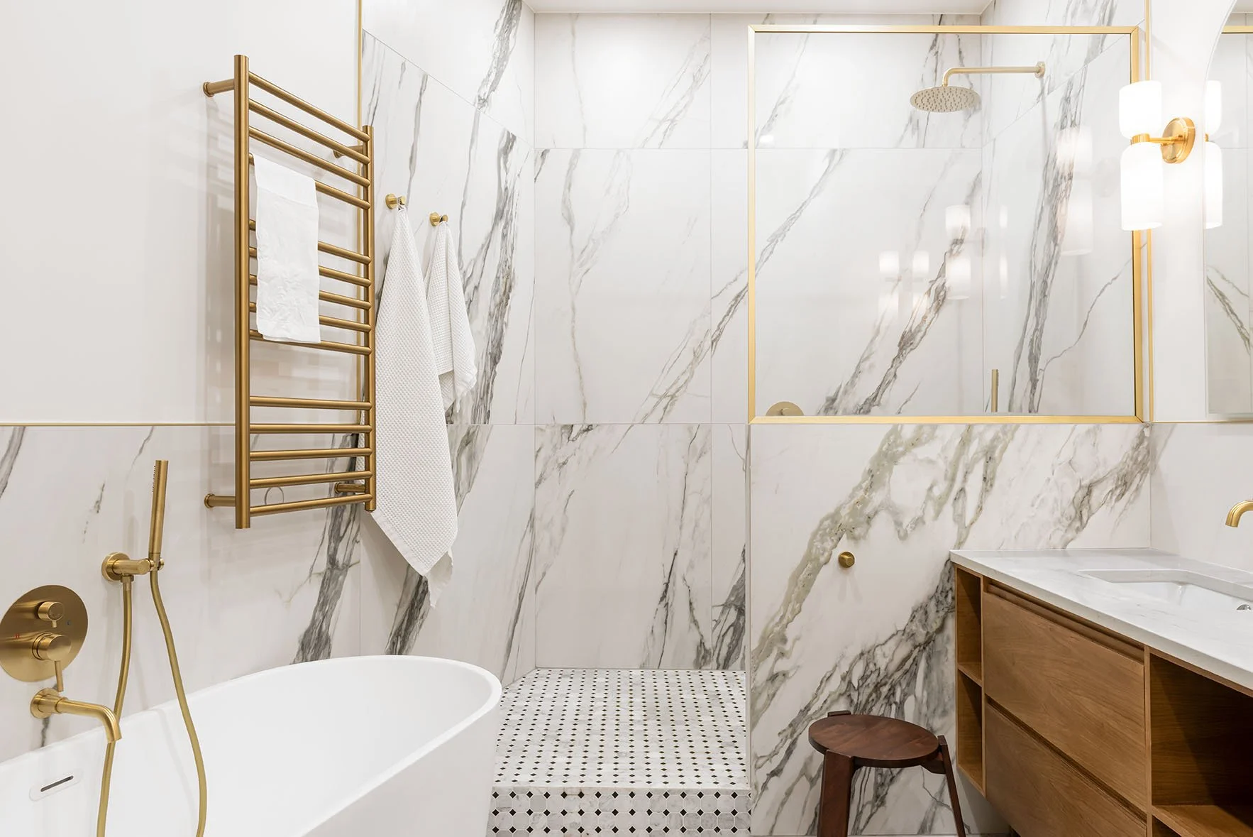 17- Paris Haussmannian building bathroom one