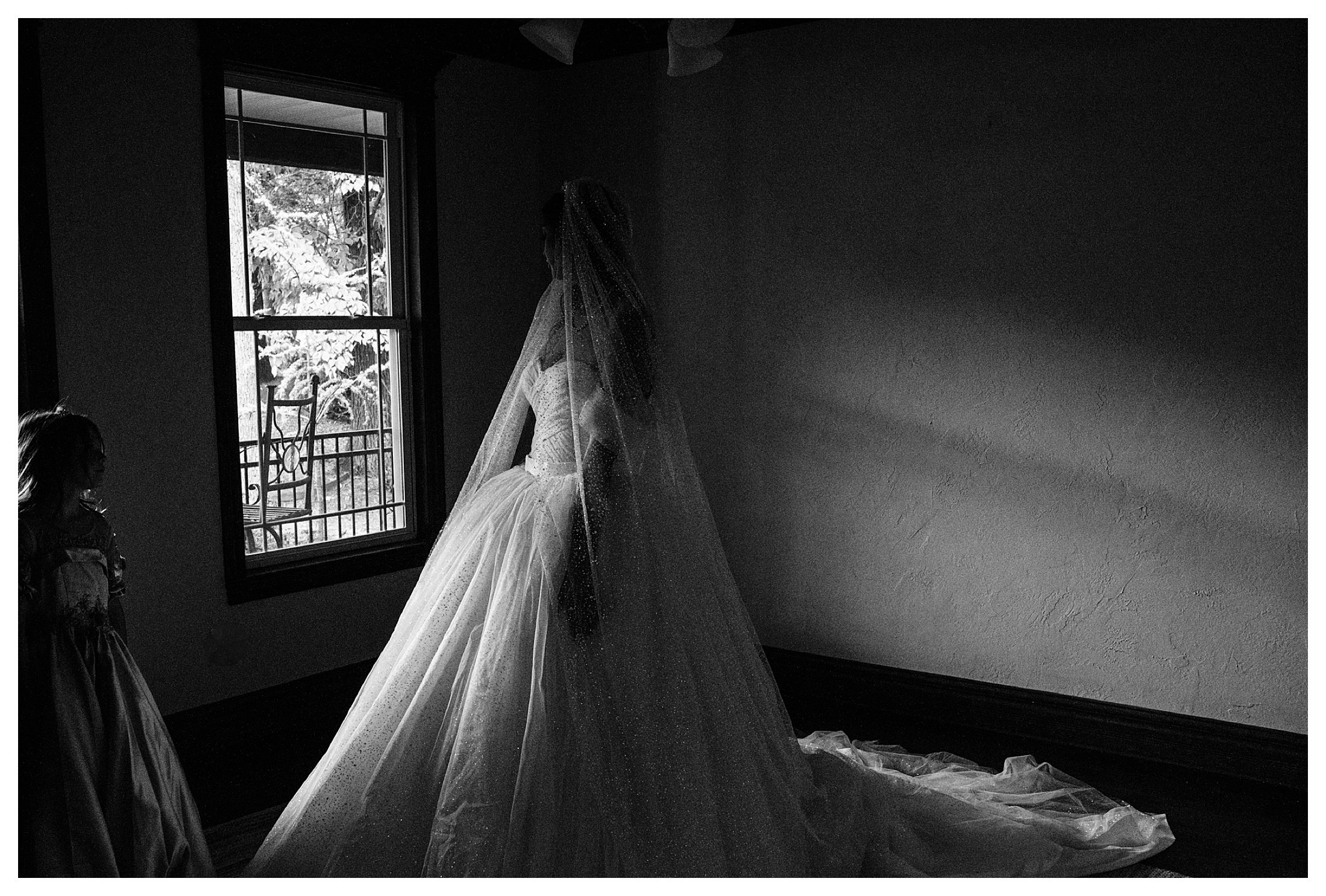 Crystal Bridges Wedding - The Villar Photo Co_0005.jpg