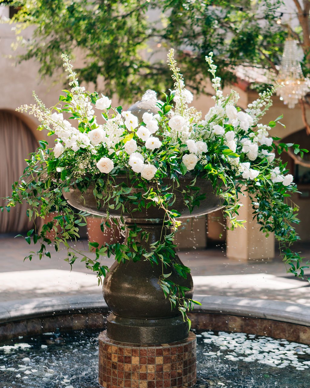 tuscan-wedding-at-serra-plaza-photographed-by-the-villar-photo-co, wedding-planning-by-bring-the-bubbly-events, florals-by-beautiful-savage-flowers