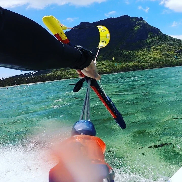 #mauritius🇲🇺 #kitesurfing 🏄&zwj;♂️🪁 #action🤘 
Thx Nico @kitelagoon_vibes_mauritius for  great kite time and coaching 🤙 😁