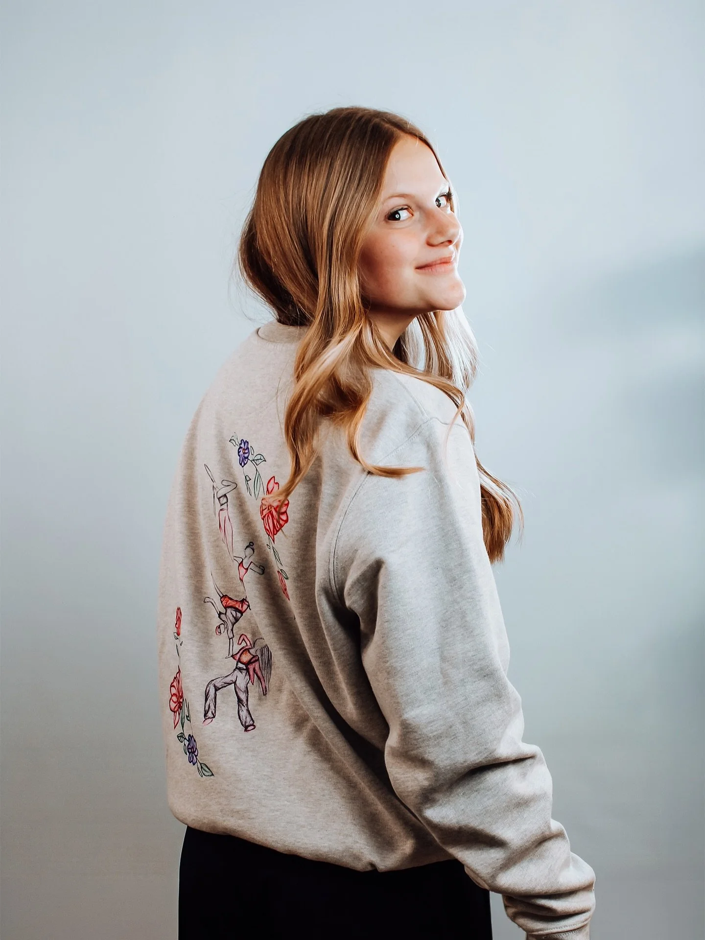 Exciting news! Lois is back with another amazing Reggie Foundation design featuring all our dance styles. 🧸

Get your hands on these cosy sweatshirts now and support a great cause! Printed on soft brushed fleece, they're perfect for chilly spring/su