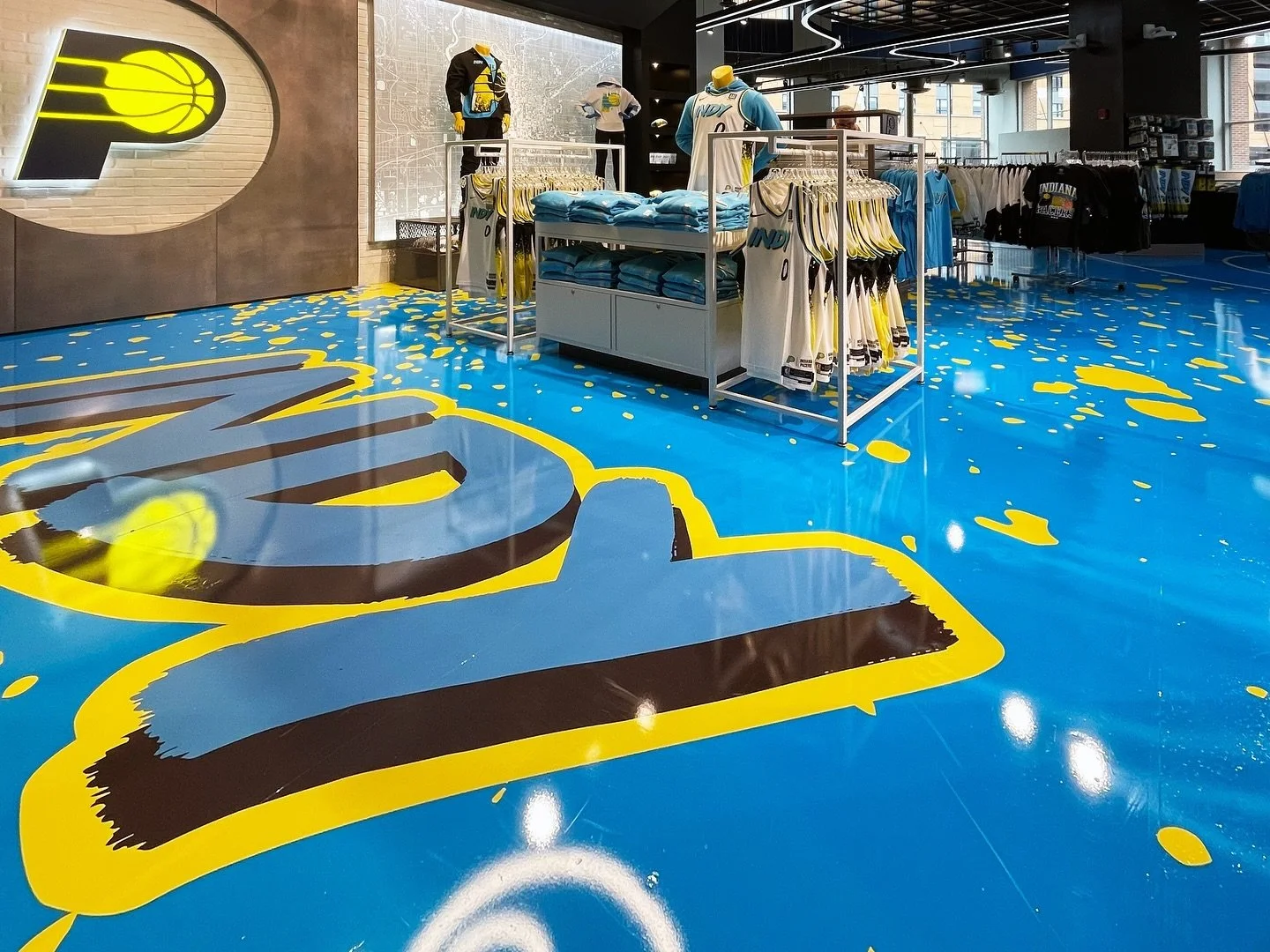 Heading to Gainbridge Fieldhouse to catch the @pacers in action? Make it an unforgettable experience by arriving early and visiting the @pacersteamstore ! Not only will you find an incredible selection of gear, but you&rsquo;ll also get to explore th