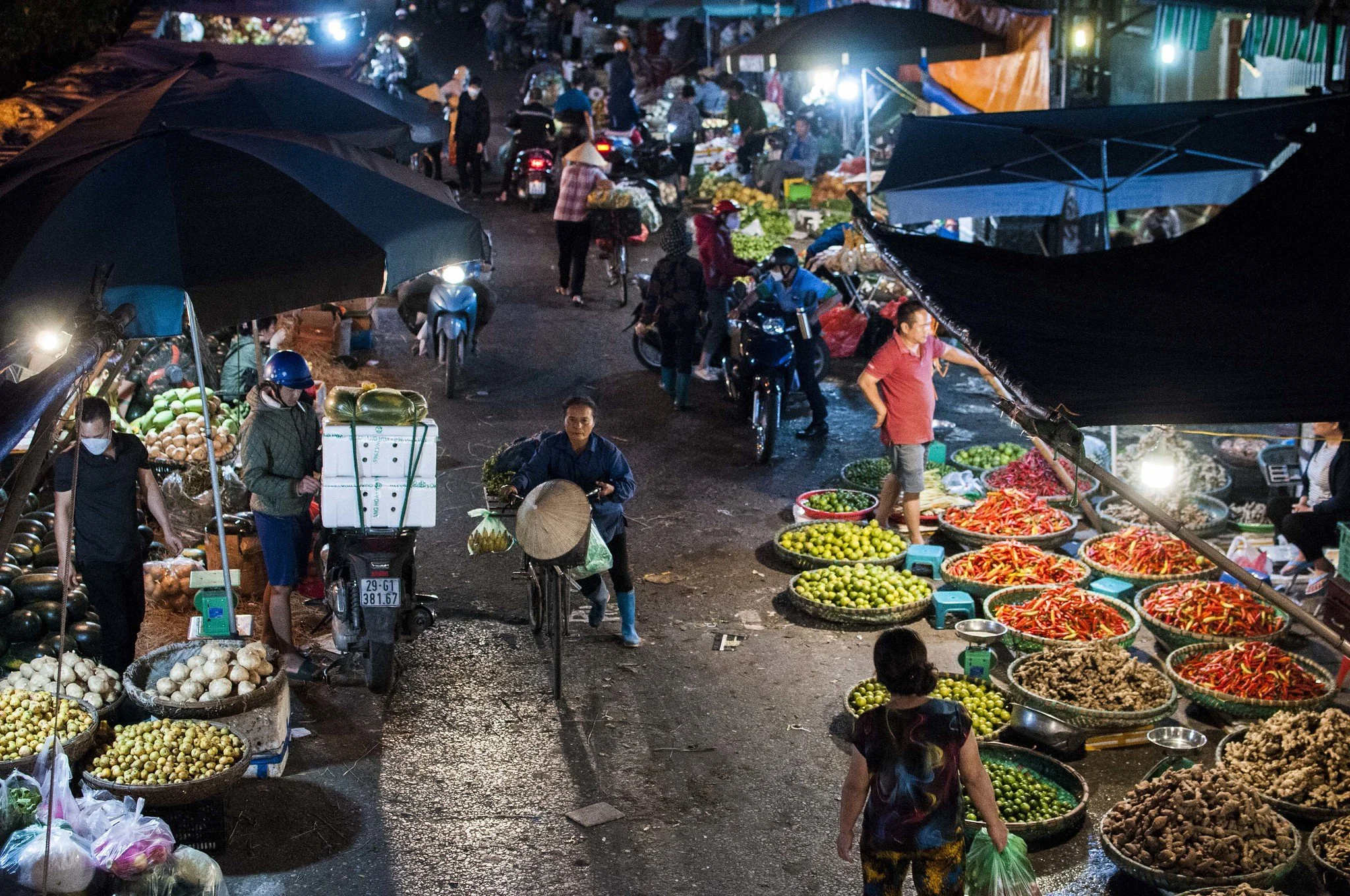 Long Bien Market, 2022