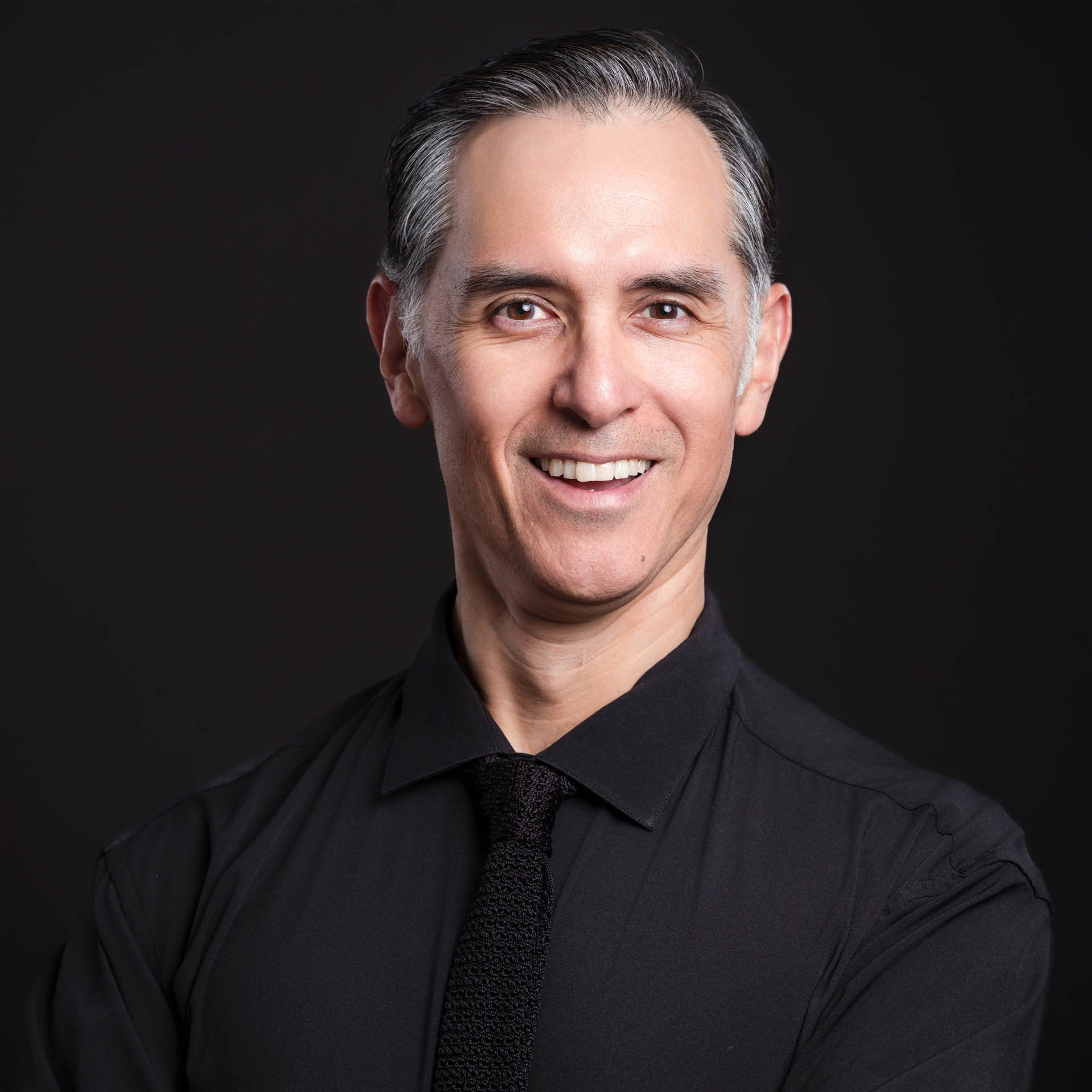 Javier Buentello, Instructor