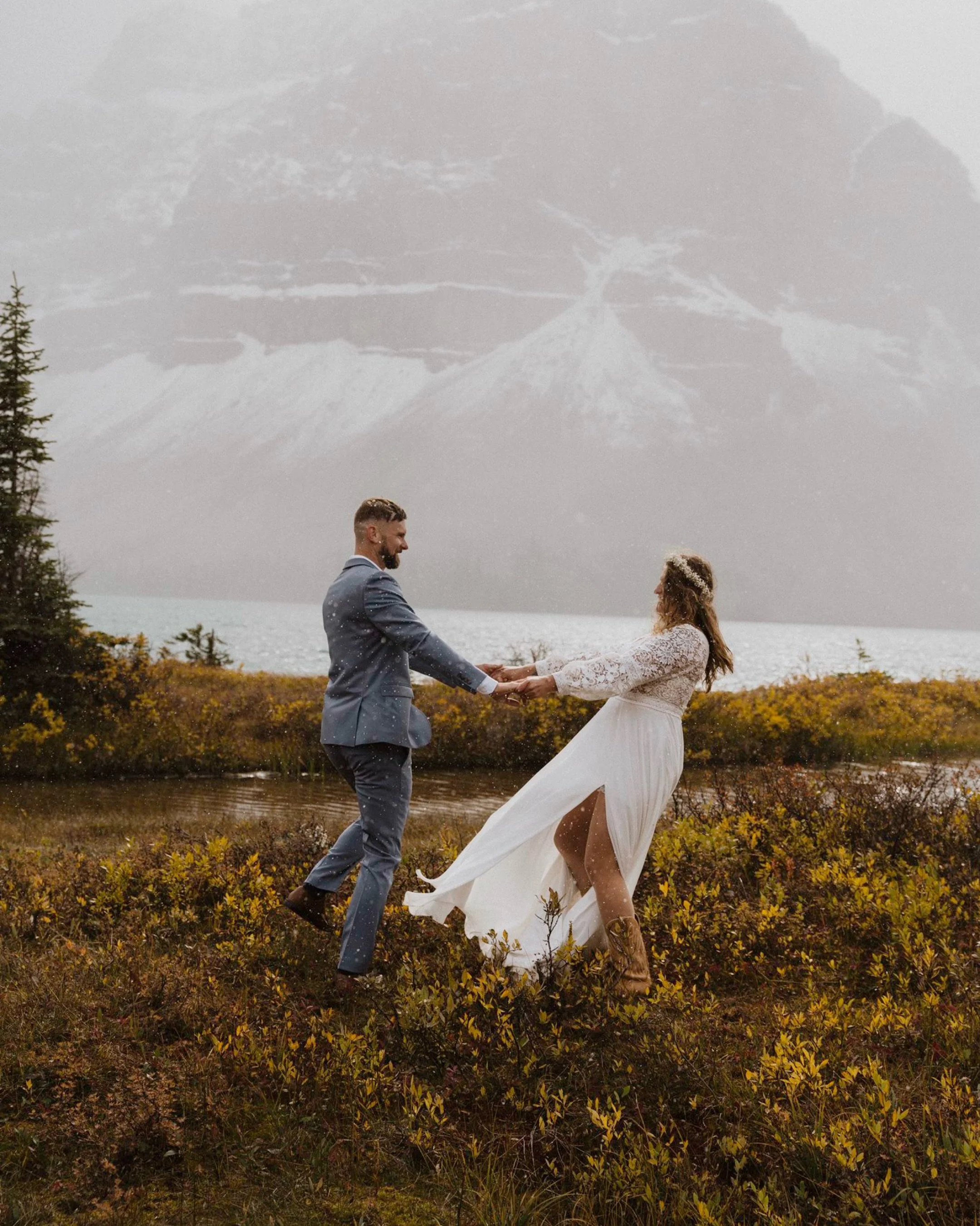 These two decided to elope in the mountains, and I&rsquo;m so here for it! An intimate day filled with love, laughter, and the most gorgeous views. 🤍🏔️

#weddingphotography #albertaweddingphotographer #calgaryweddingphotographer #yycweddingphotogra