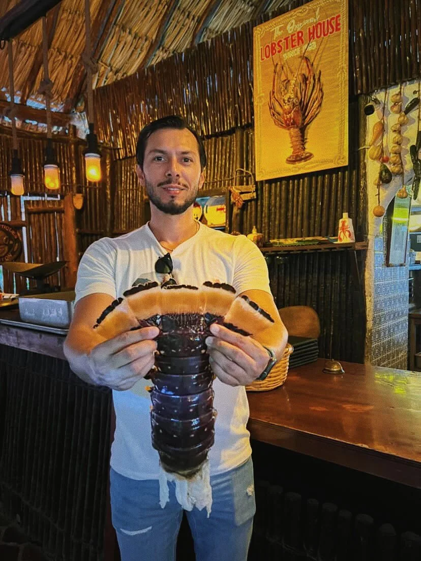 Where lobster tails are done right. Fresh, flavorful, and unforgettable. 🦞 @theoriginallobsterhouse 

#cozumel #cozumelmexico #cozumelisland #islacozumel #restaurants #bestrestaurants #lobster #lobstertails #lobsterlover #seafoodrestaurant #favorite