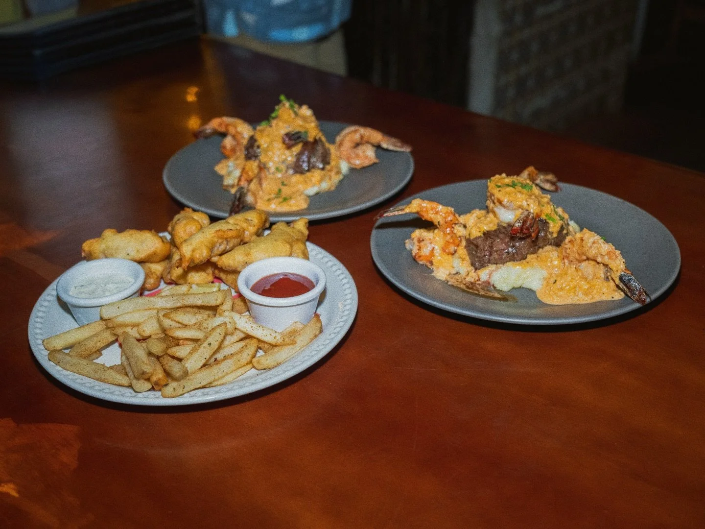 When the north wind hits, we do the only logical thing&hellip;
Eat more. 🦞🍽️
See you inside @theoriginallobsterhouse 

#cozumel #cozumelrestaurants #theoriginallobsterhouse #cozumelisland #cozumelmexico