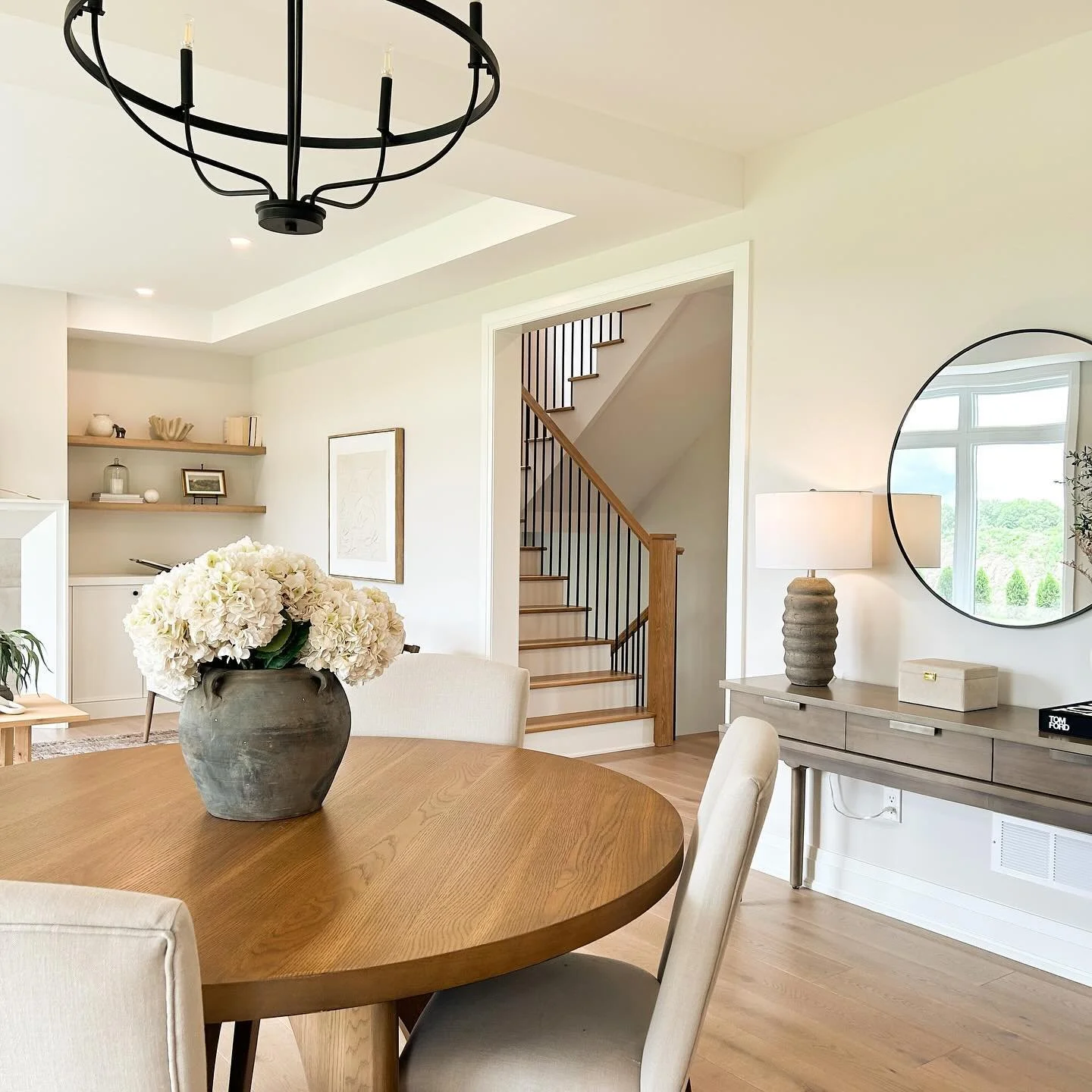 Did you know that when we stage a home we touch every area of the home?

Everything in this photo (that isn&rsquo;t stationary) is brought in by our design team. 

We&rsquo;re not just placing furniture, we&rsquo;re creating an elevated experience of