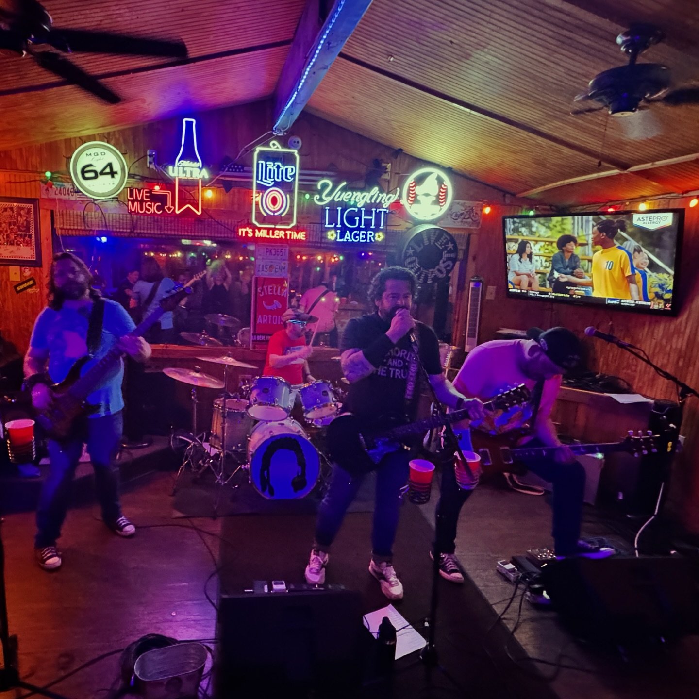 Andre &amp; the Giants will be rocking out at The Outpost at Honey Creek THIS Saturday 9pm-1am! Bring some friends, we know you&rsquo;ll love us! 😏

#theoutpostathoneycreek #massiverockcovers #atlantacoverband #atlantalivemusic #atlantaweekend