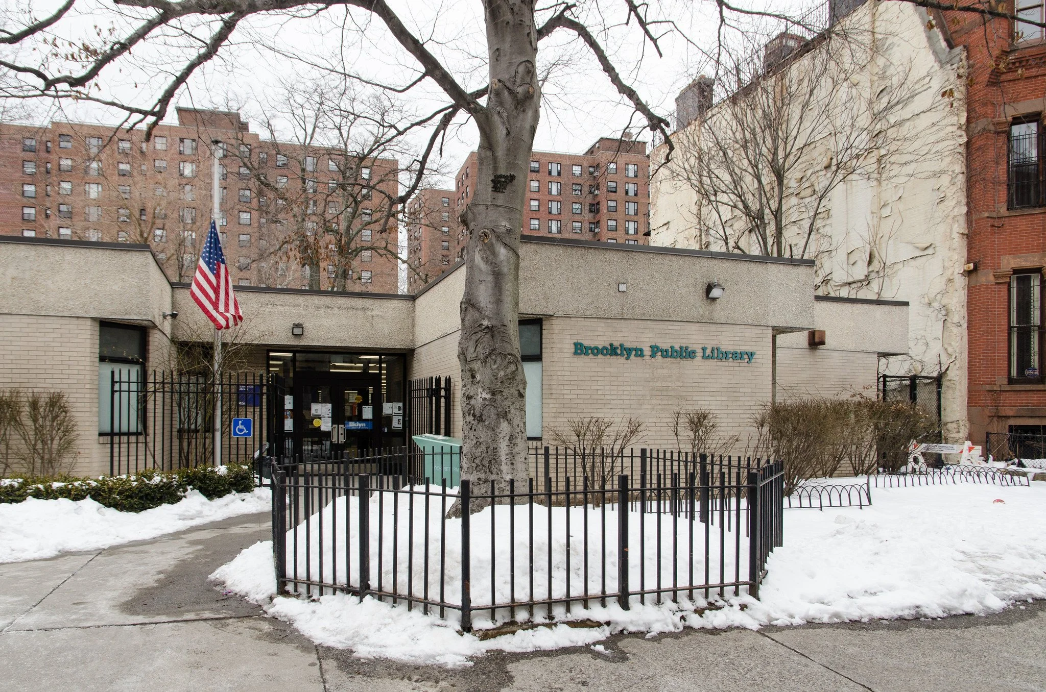 Clinton_hill_library.jpg