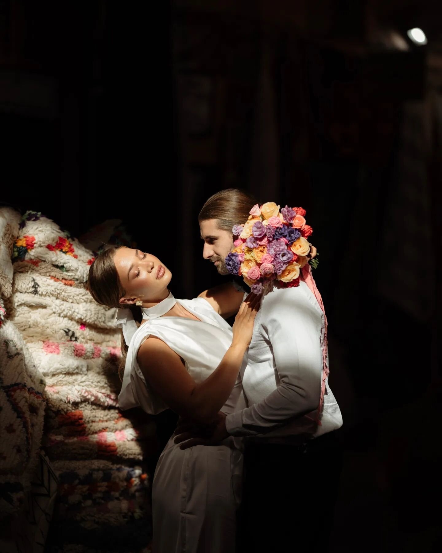 Ahh the light just hits differently in Marrakech 🤤

#elopementphotographermarrakech #marrakechelopement
#visitmarrakech

MUA: Carlie - @makeupbycarliex
Hair: Natalie - @talie_danielle
Models: Eloise and Tom - @the_maroskes
Floral design: Elizabeth -