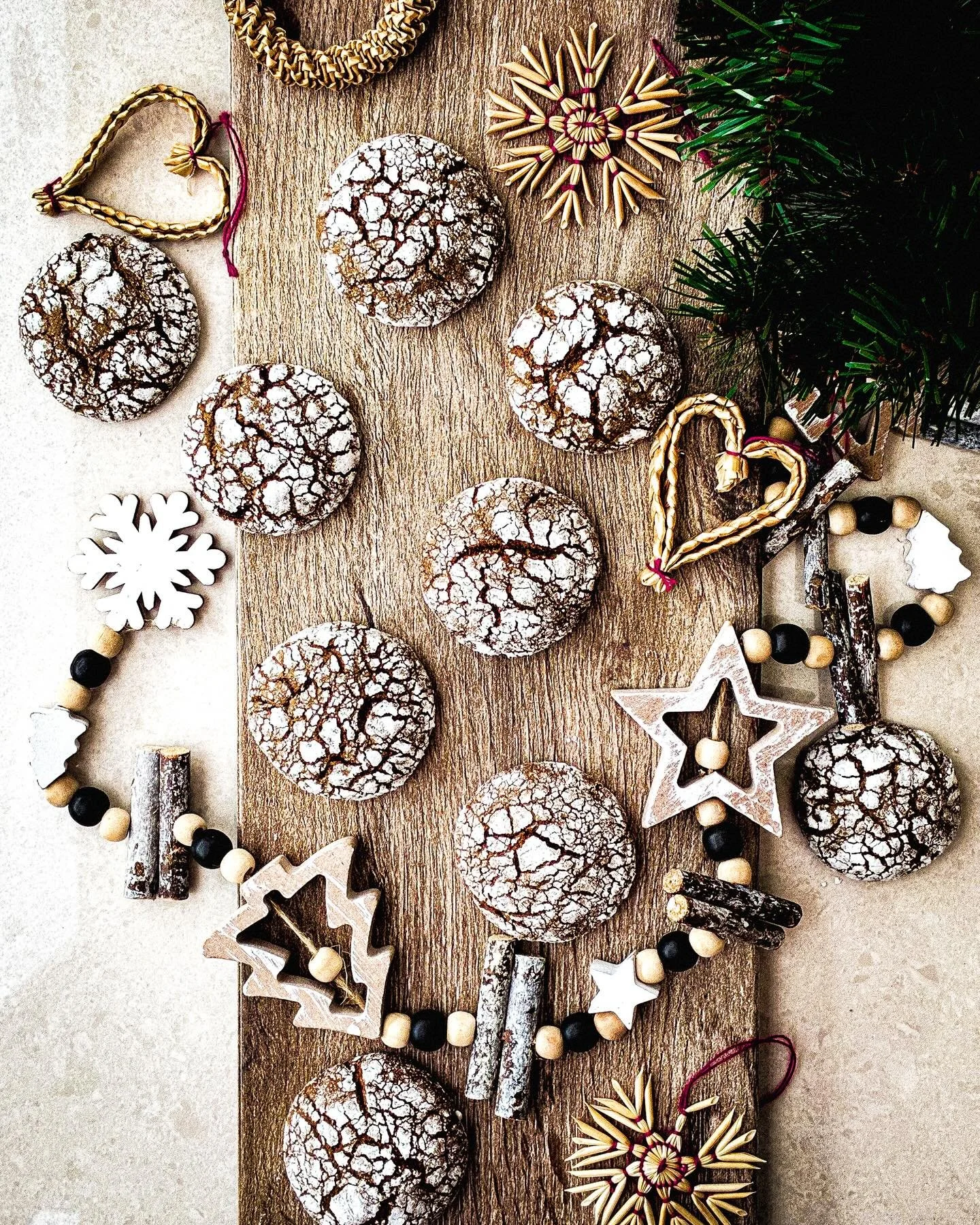 Well hello Christmas&hellip; chewy, spicy and suitably anointed with crackled snow - lebkuchen.  Best served with a calming cuppa. 

#lebkuchen #christmasbaking #pirbright #homecook #imadethat