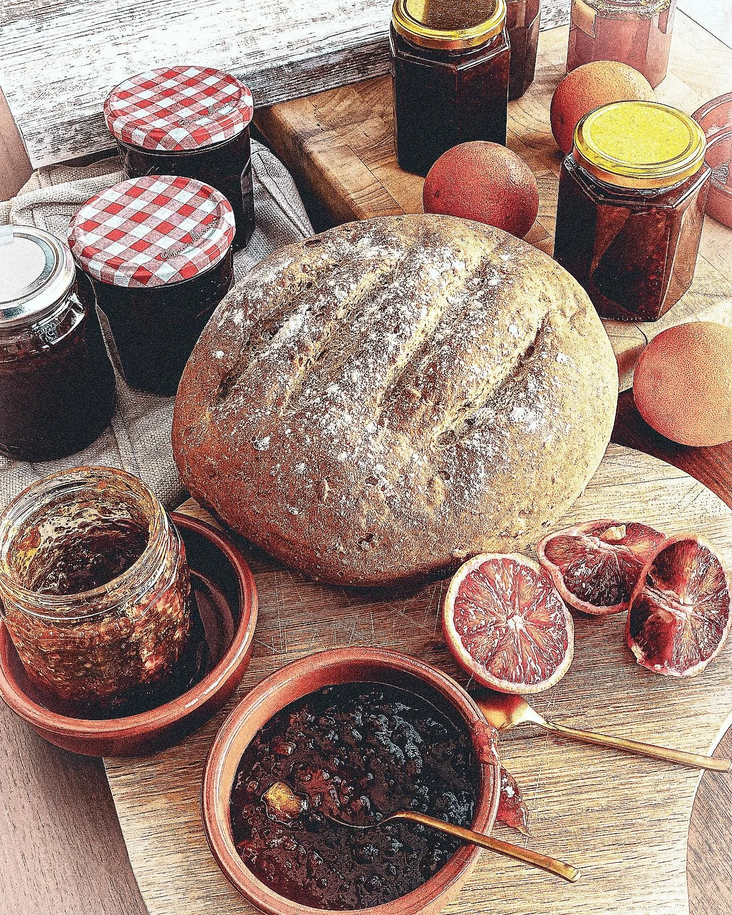 Happy marmalade-making-month&hellip; little jars of sunshine, laden with black-treacle &amp; ginger 🍊 And homemade bread. 

#marmalade #breakfast #surreyfood #pirbright #imadethat