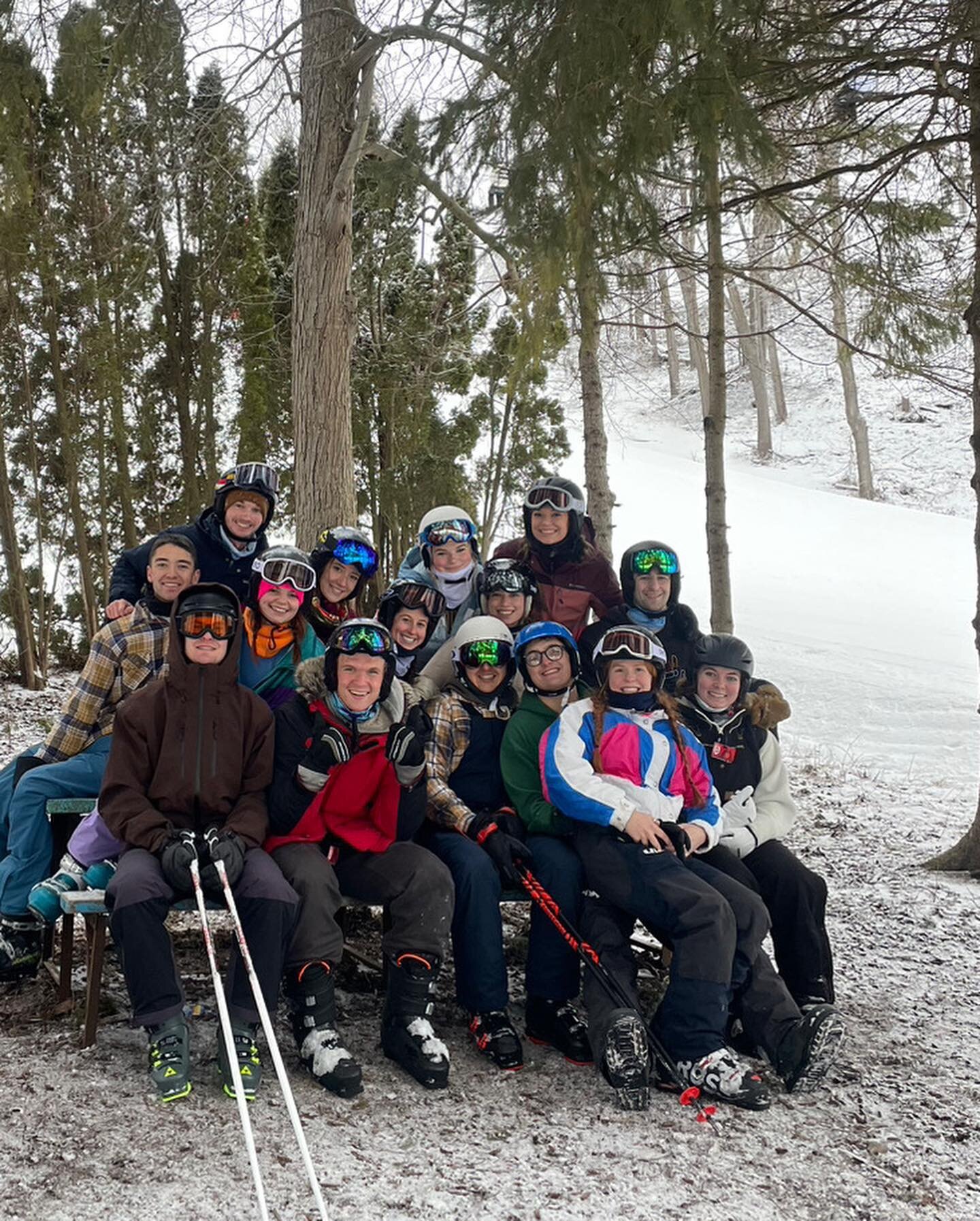 Marquette Sailing swapped their spray pants for snow pants and spent the weekend skiing and snowboarding. Special thanks for our vice-commodore Brittany for hosting us! #MUST