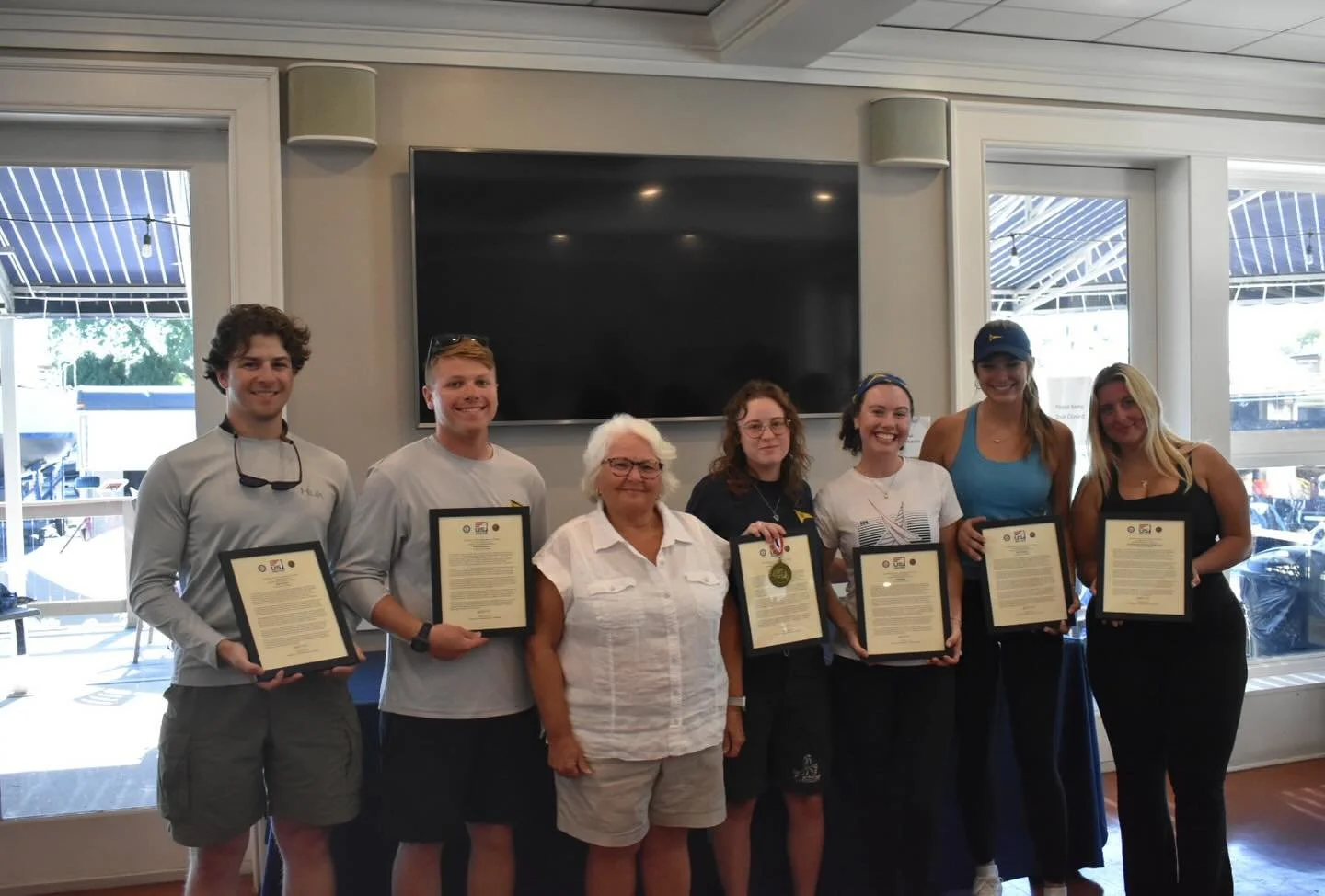 On Sunday, a group of our current sailors and one alumna were presented the Arthur B. Hanson Rescue Medal for their rescue of a man-overboard at LEIOR 2024. This award is given to skippers and crew of pleasure boats or race support vessels who effect
