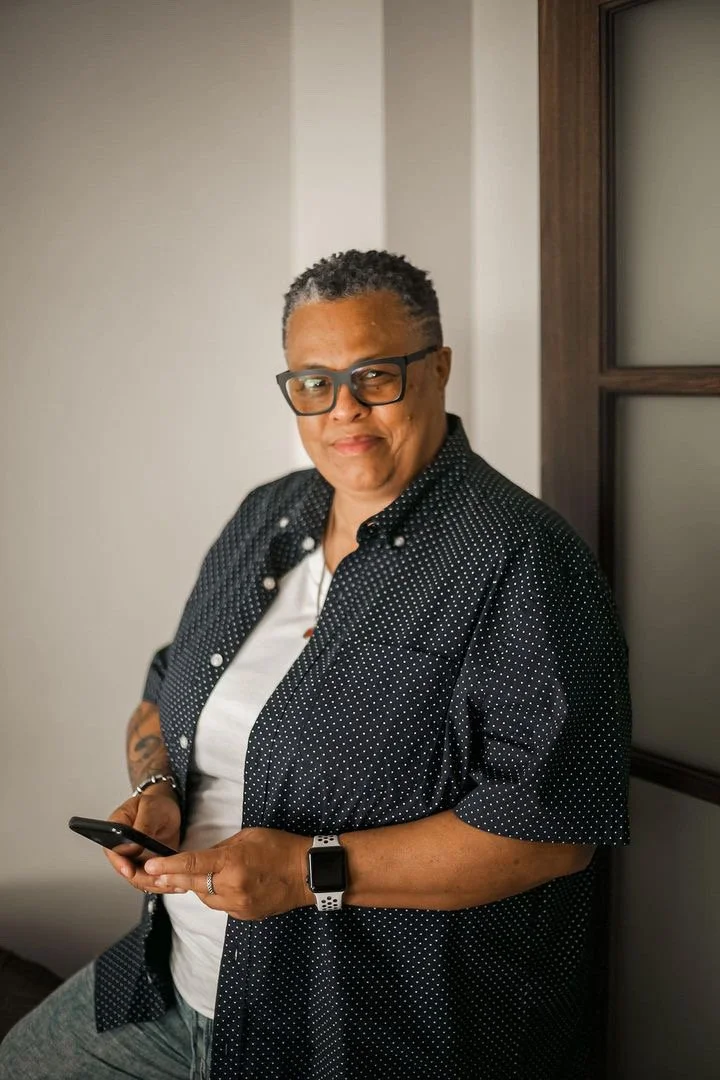 Episode 19: Leading a meaningful life without alcohol with Shari Hampton