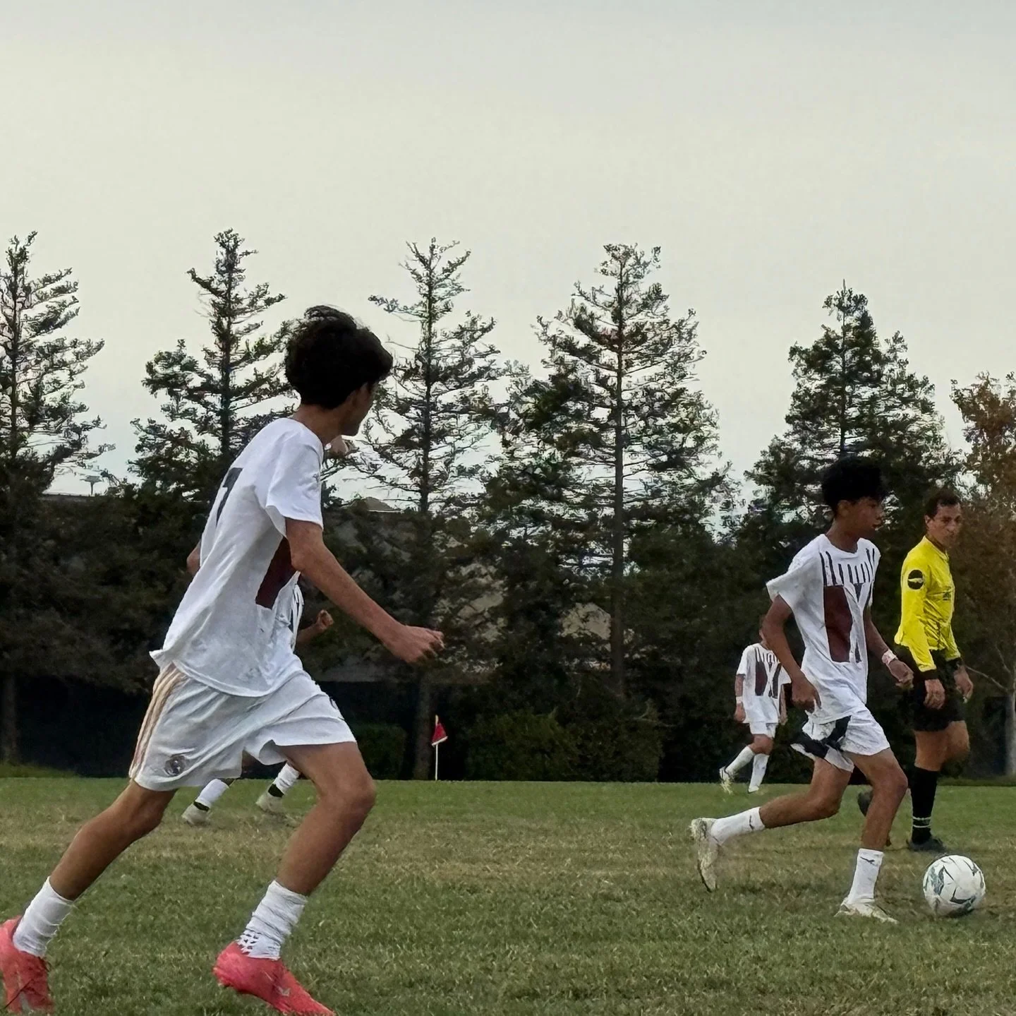 Coach Mauricio&rsquo;s DVFC 2011 Boys Black showed up strong at the 2025 Revolution Boo Fest! With standout costumes, great energy, and sharp f&uacute;tbol, the boys had a blast both on and off the field. Proud to see our Wolves having fun and compet
