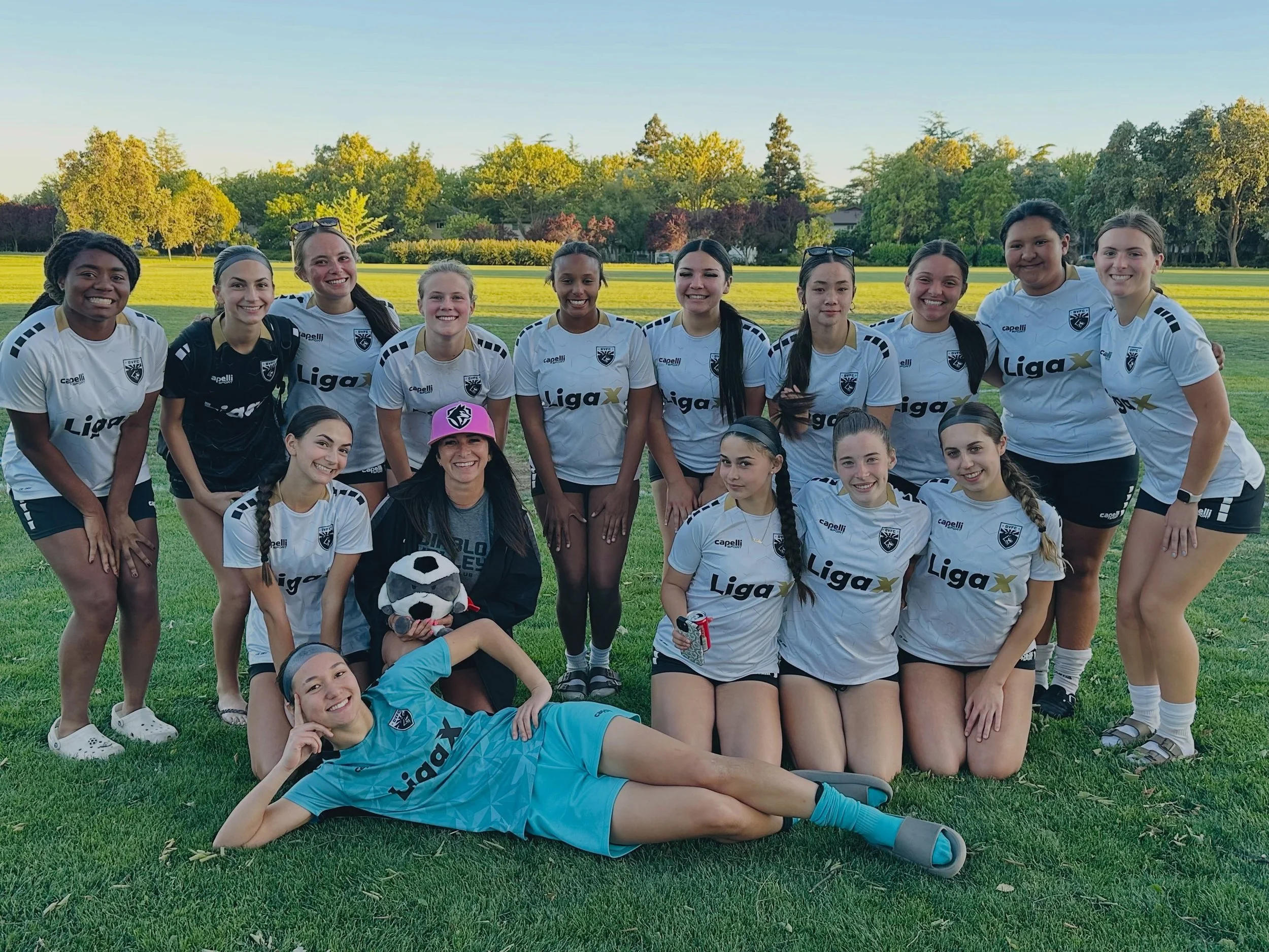 Final game for our DVFC U29 girls black team! Once a wolf, always a wolf. 🐺 #ladywolves