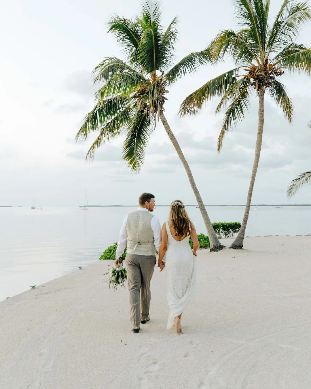 &ldquo;Sweetest of the sunflowers you&rsquo;re the sun to me.&rdquo;

Photographing beautiful weddings on #keylargo at the gorgeous @keylargolighthousebeach 🥰

#destinationwedding #destinationweddingphotographer #keylargowedding