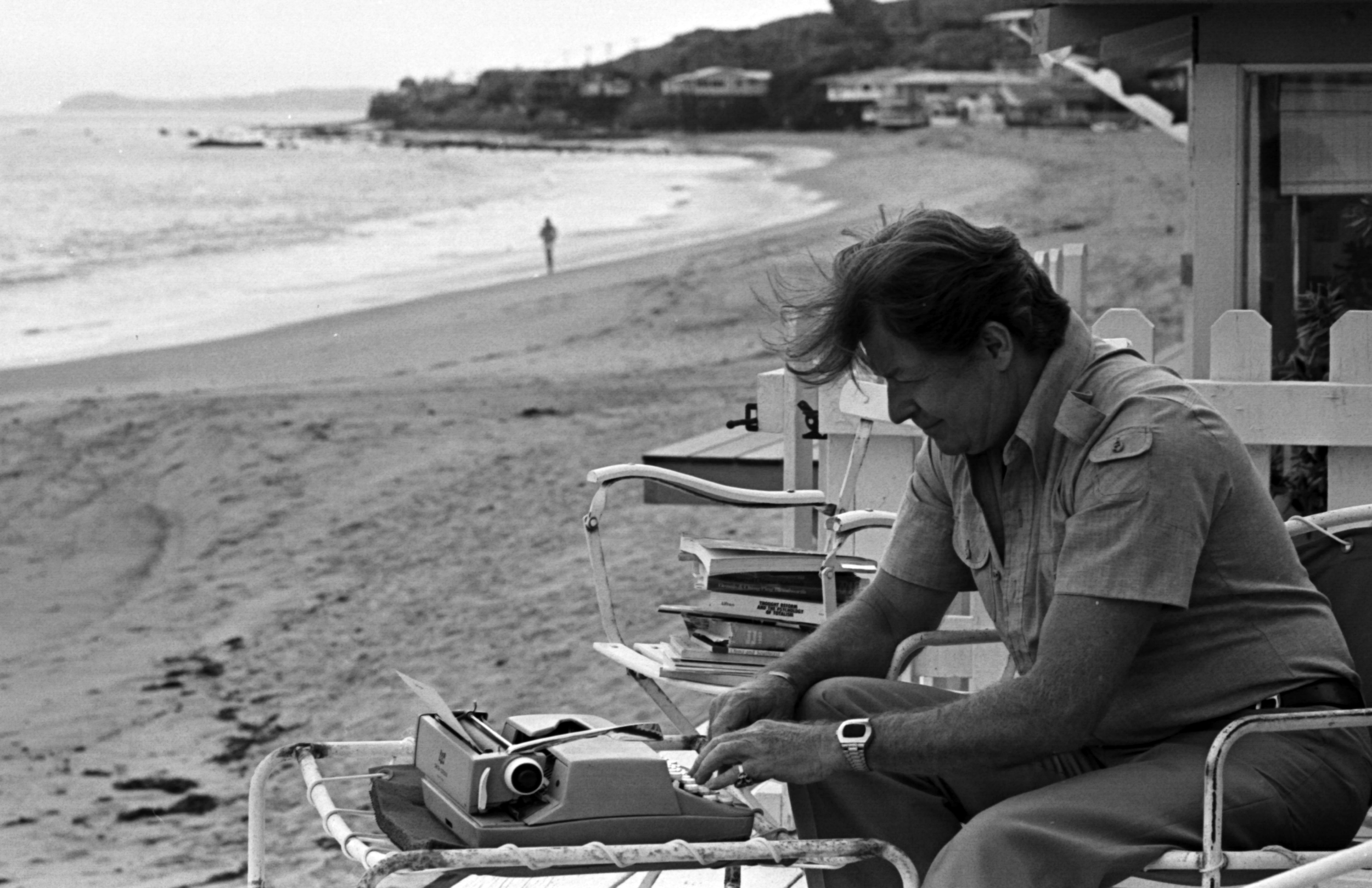 JAMES CLAVELL