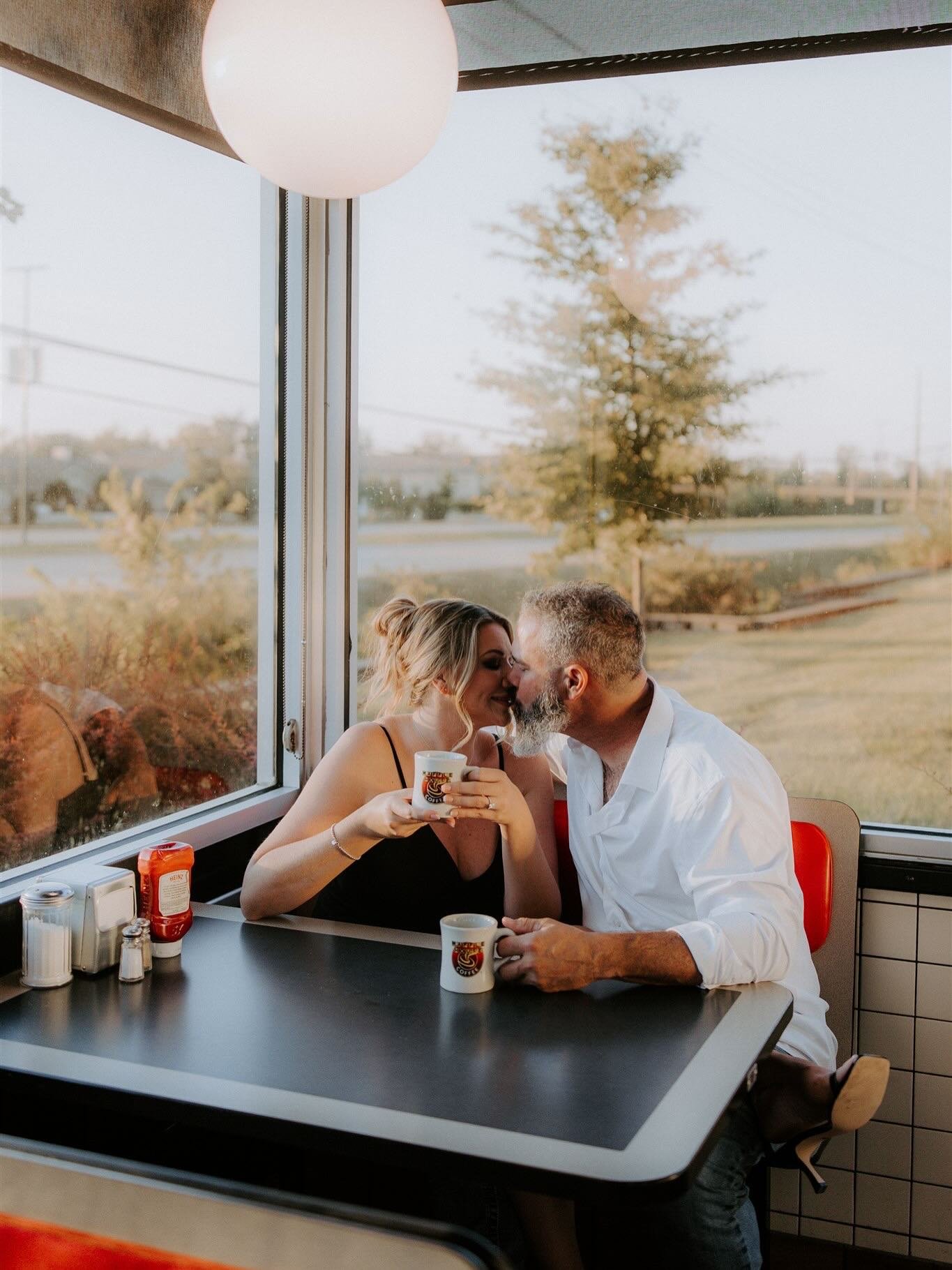 Waffle House usually isn&rsquo;t the most popular spot for engagement photos - but for Amber and Steven, it&rsquo;s their special spot where they met half way for breakfast dates. This was such a cute way to include an important place in their relati