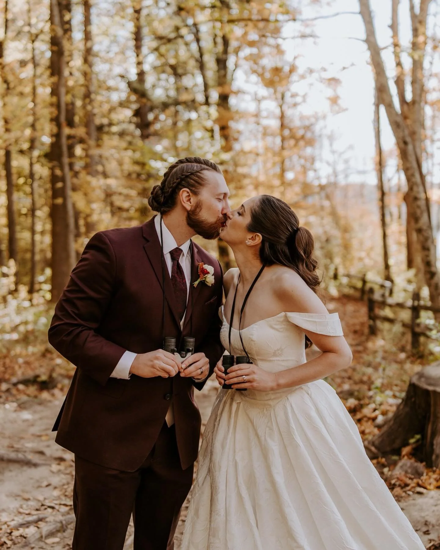 Natalie + Aaron love birdwatching together so I thought it was so cute they wanted to include it in their elopement day at Eagle Creek Reservoir!

#indianapoliselopementphotographer #indianapolisweddingphotographer #indianaweddingphotographer #indywe